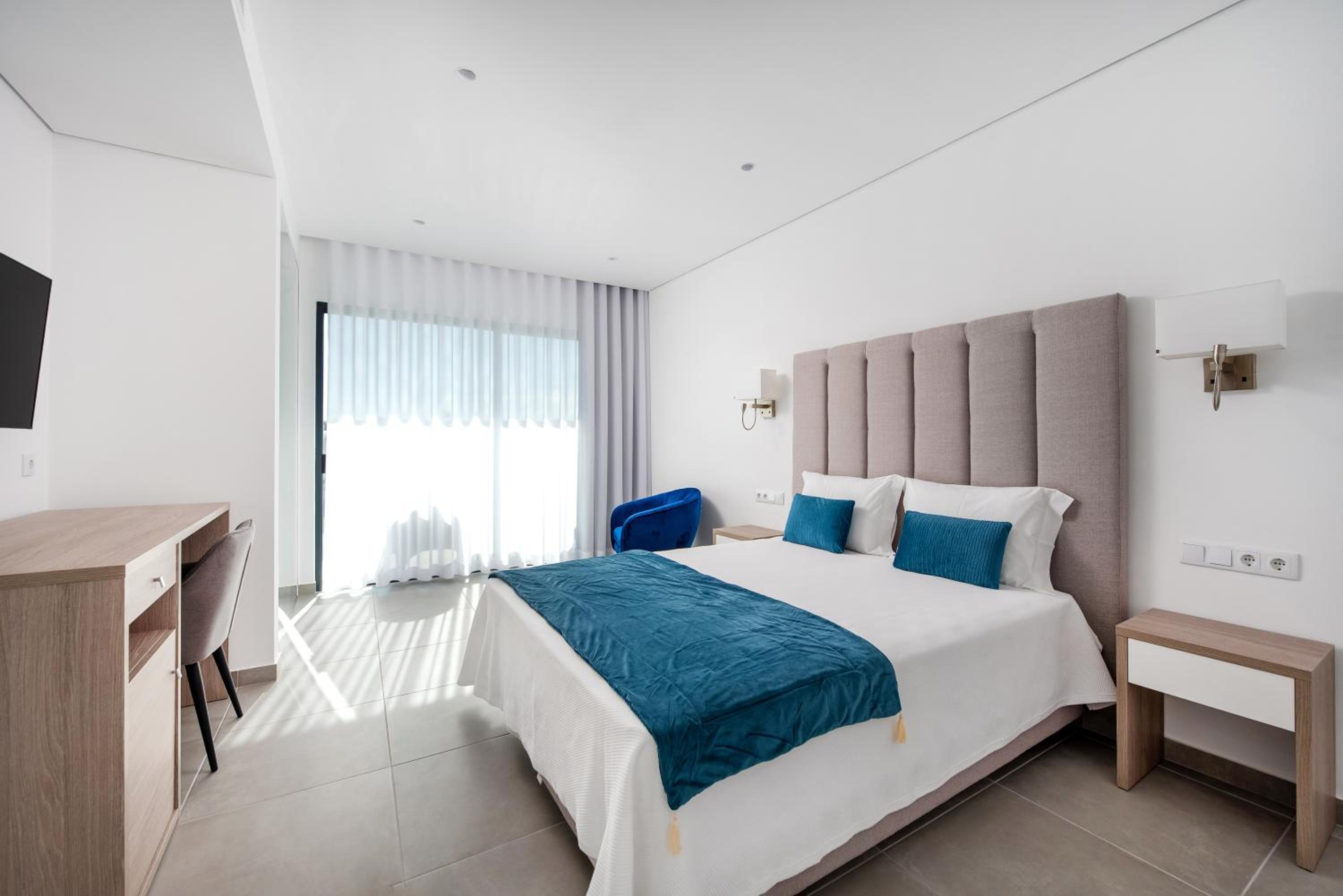 Suite with Balcony photo 1