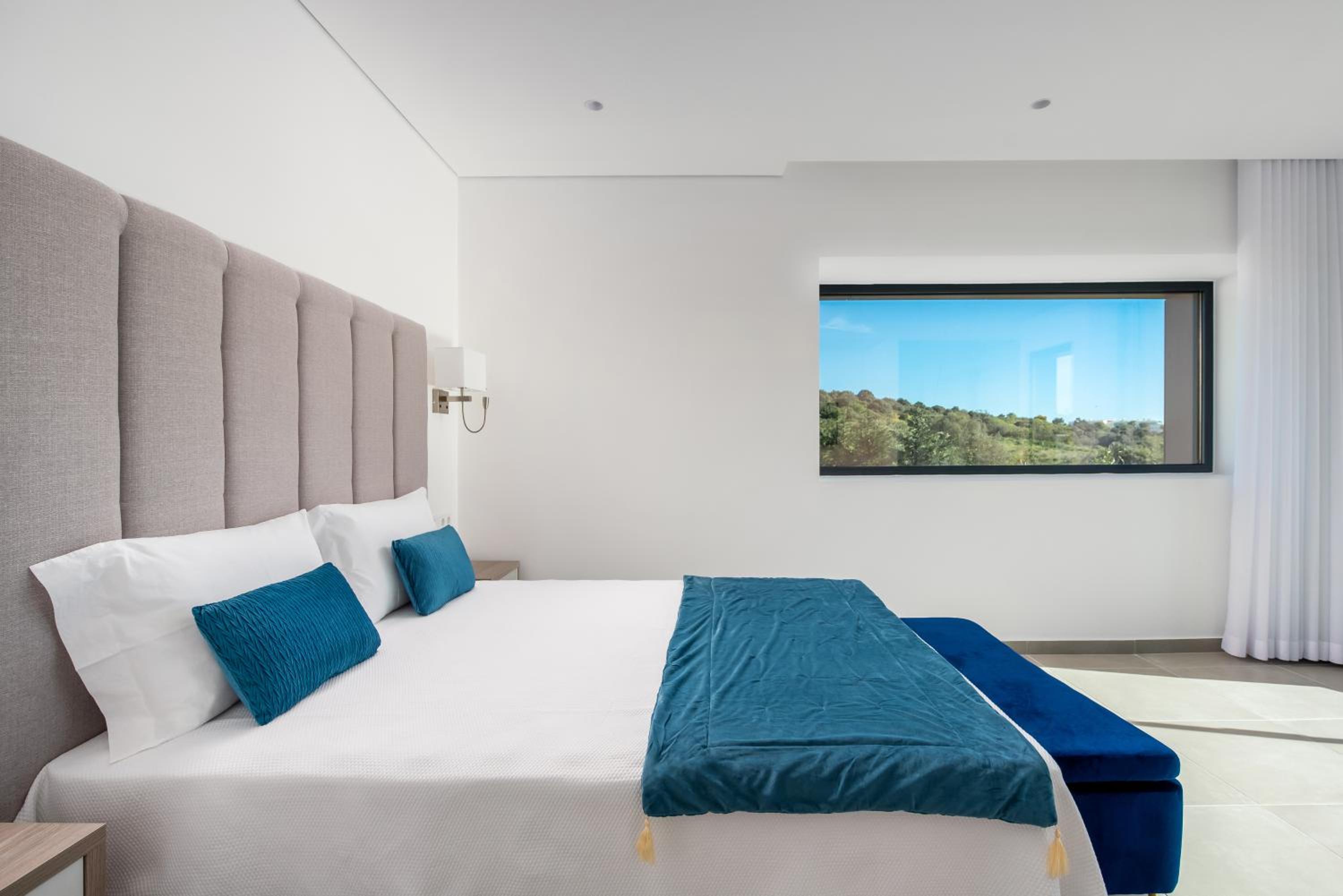 Suite with Balcony photo 3