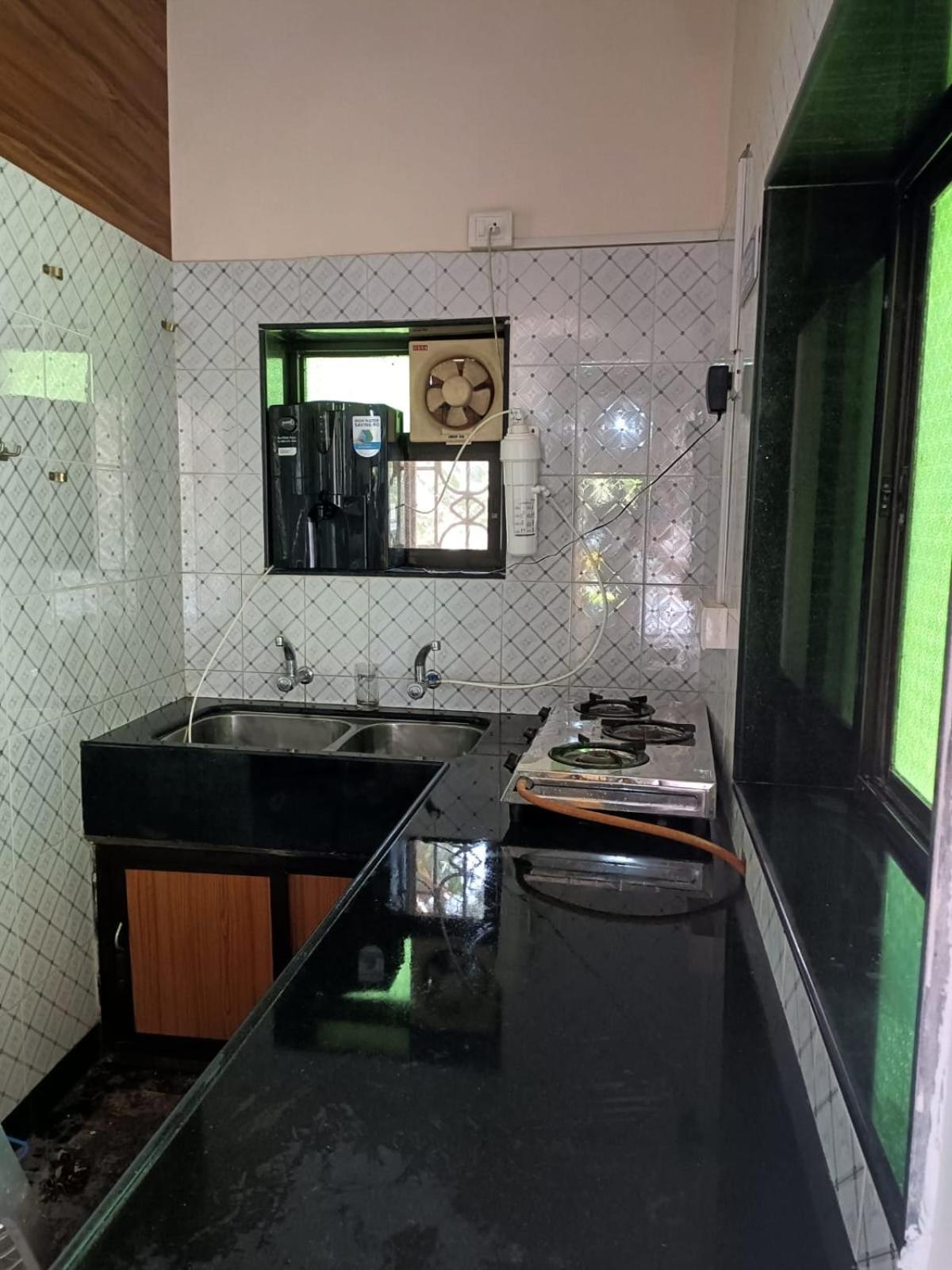 Deluxe Double Room (2 Adults + 1 Child) - Photo 4