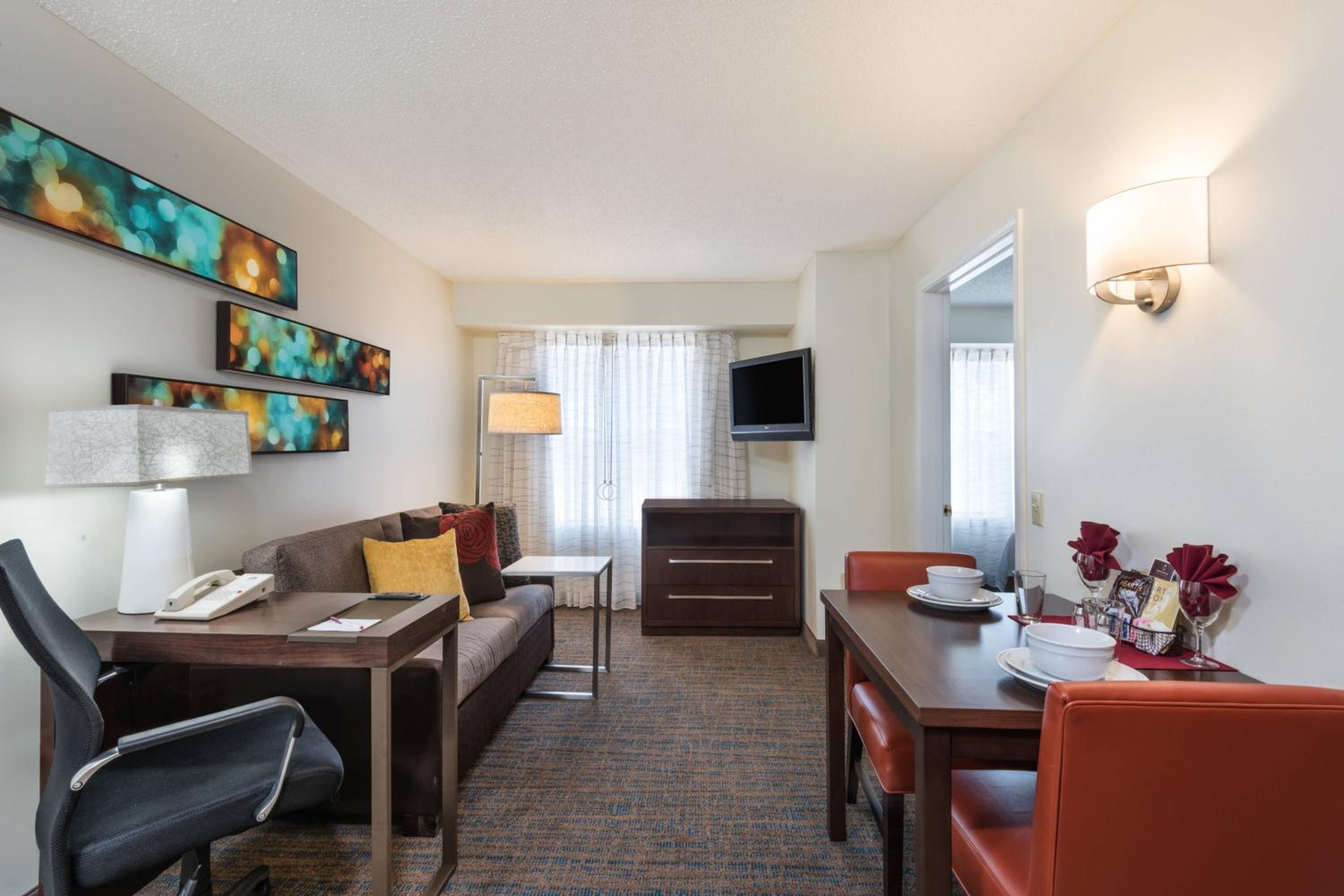 One-Bedroom Queen Suite with Sofa Bed - Photo 3