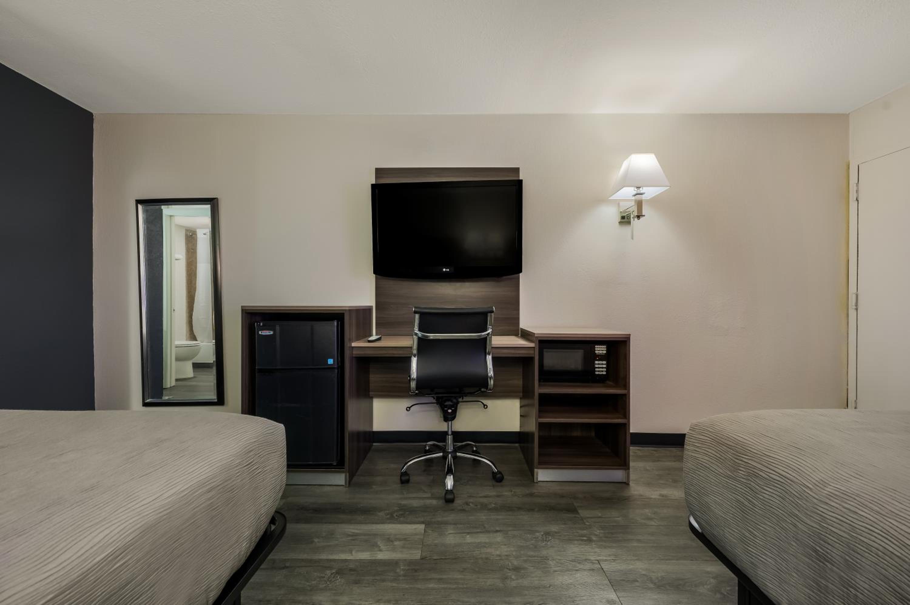 Double Room with Two Double Beds - Non-Smoking - Photo 3