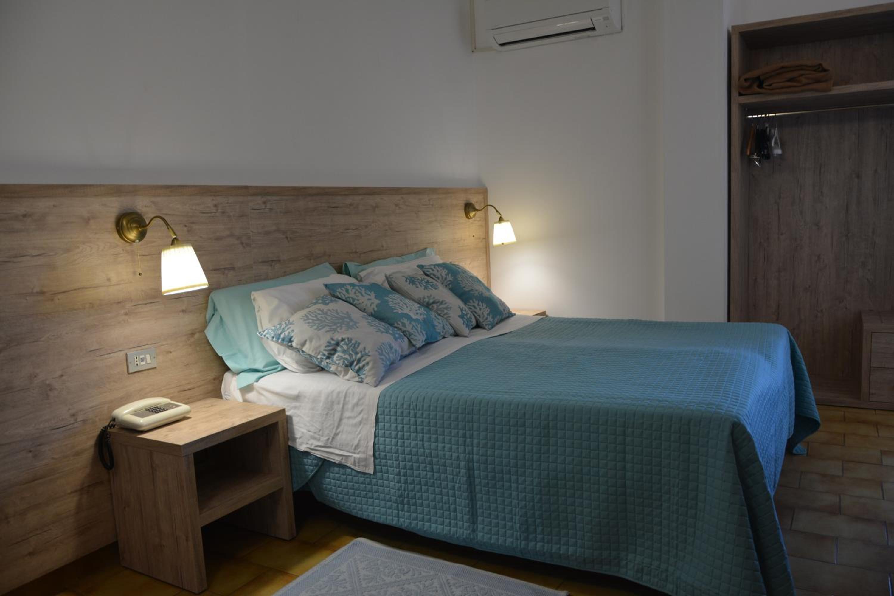 Double Room - Photo 5