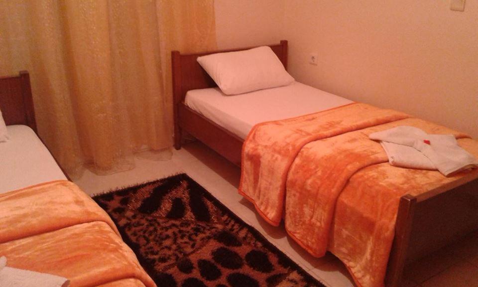 Two-Bedroom Apartment with City View - Photo 5