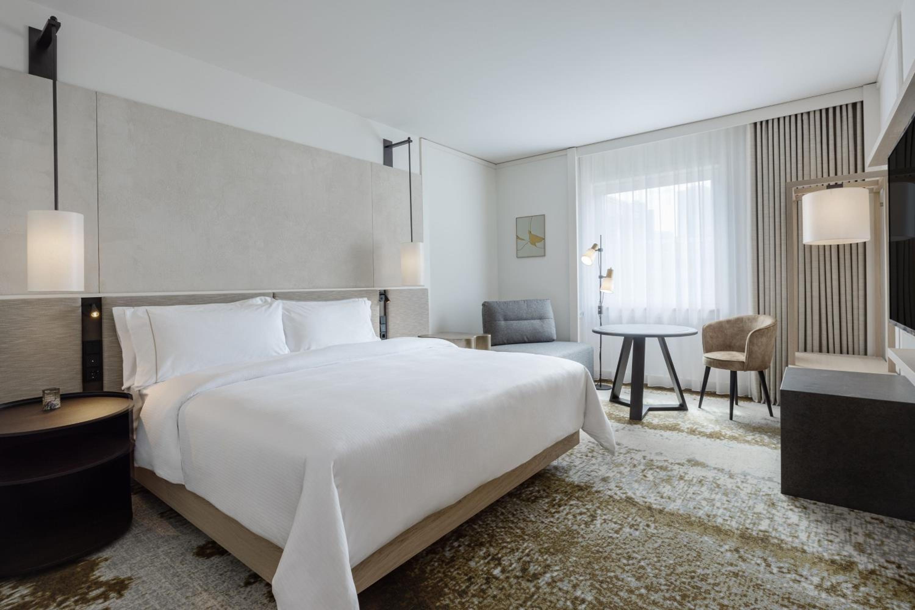 Deluxe King Room - Photo 1
