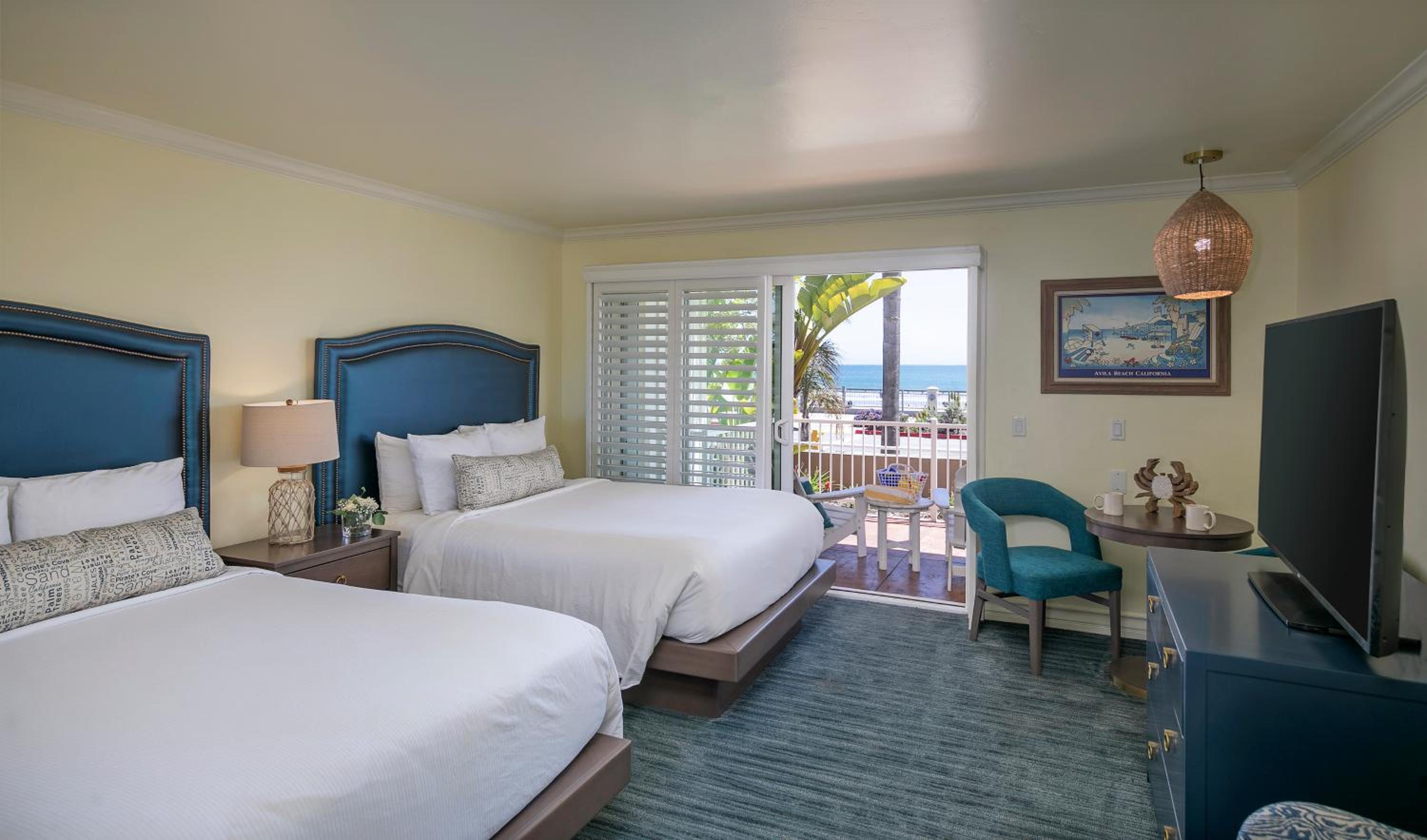Queen Suite with Pool View - Photo 1