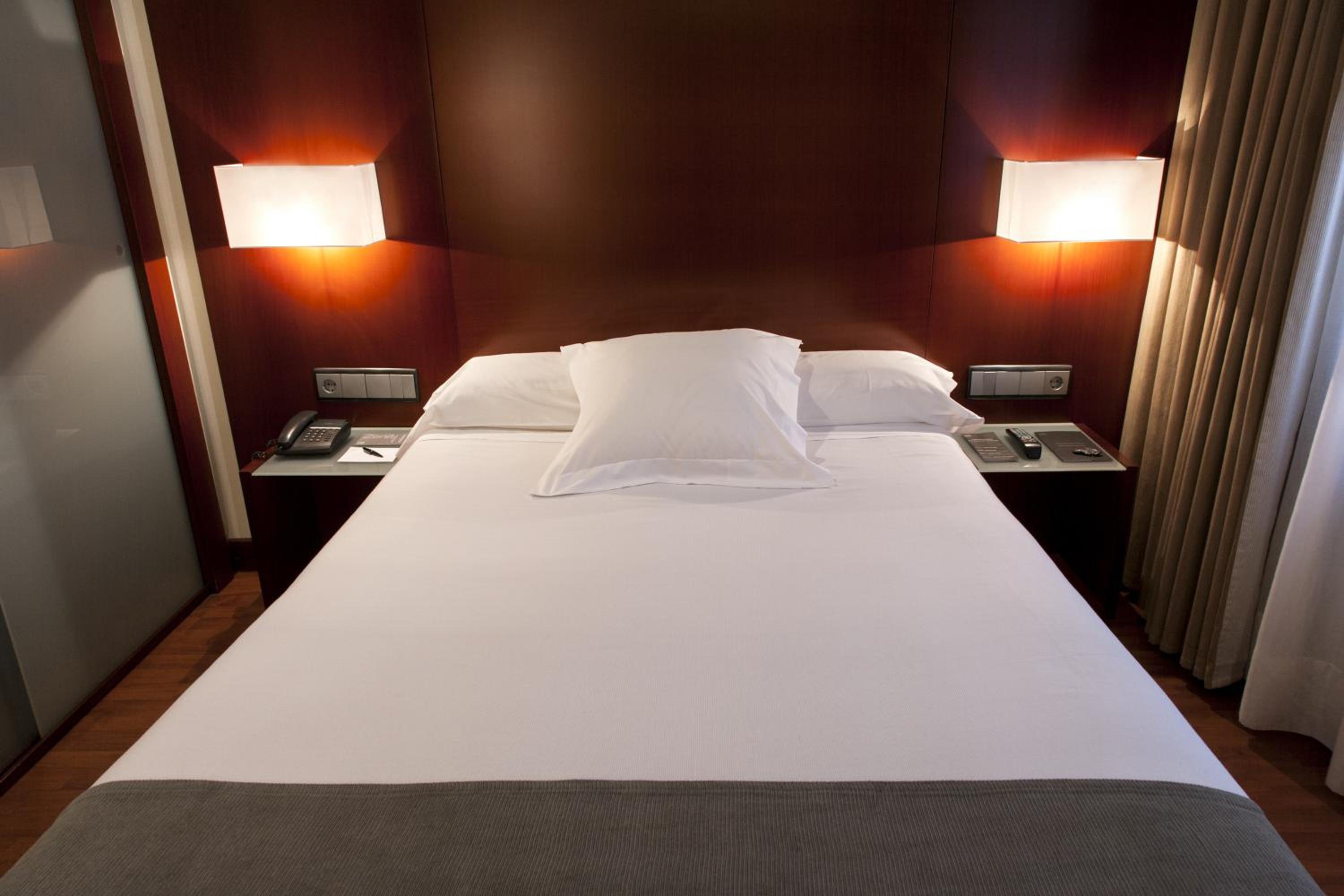 Double or Twin Room - Photo 5