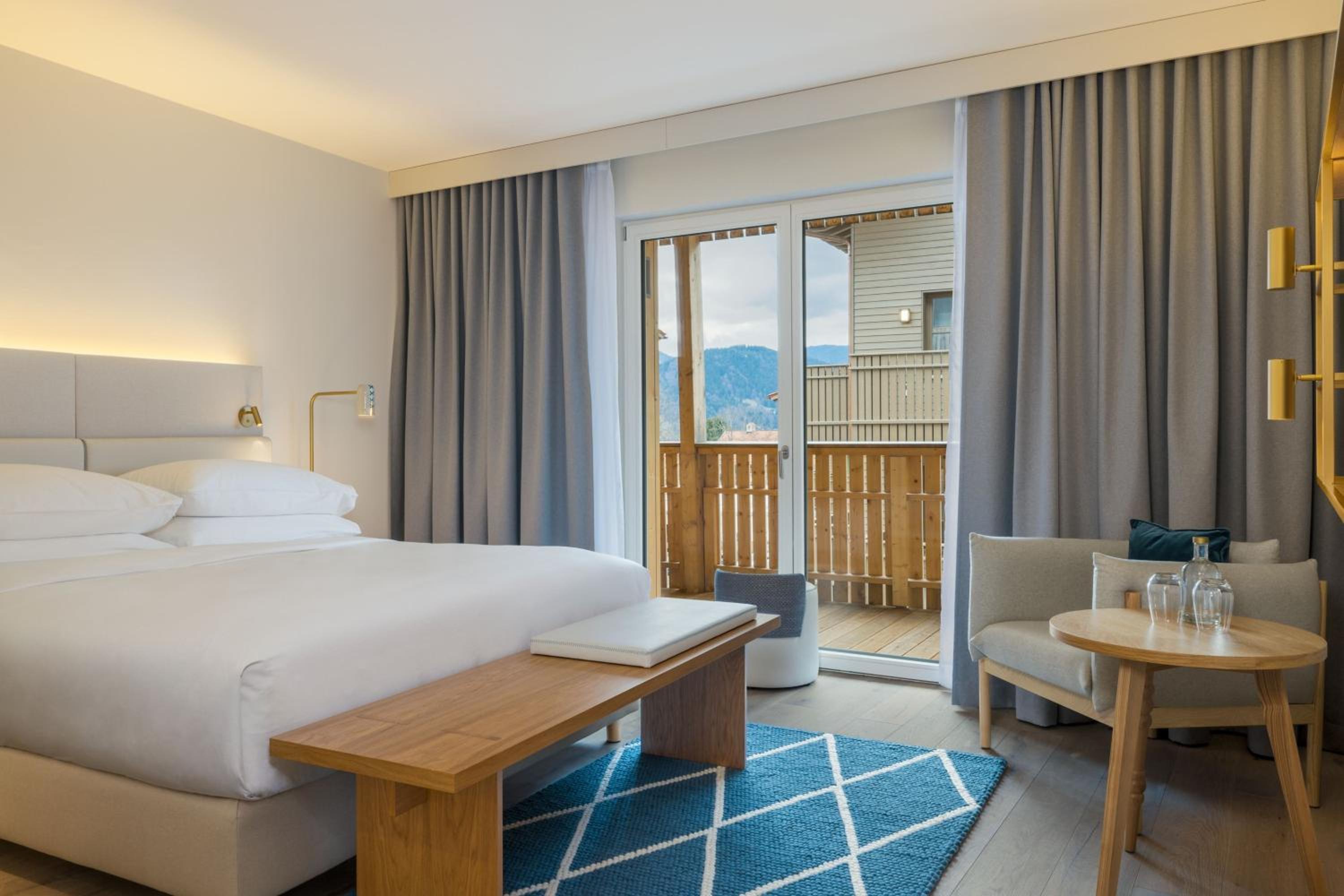 Selig King Room with Balcony - Photo 1