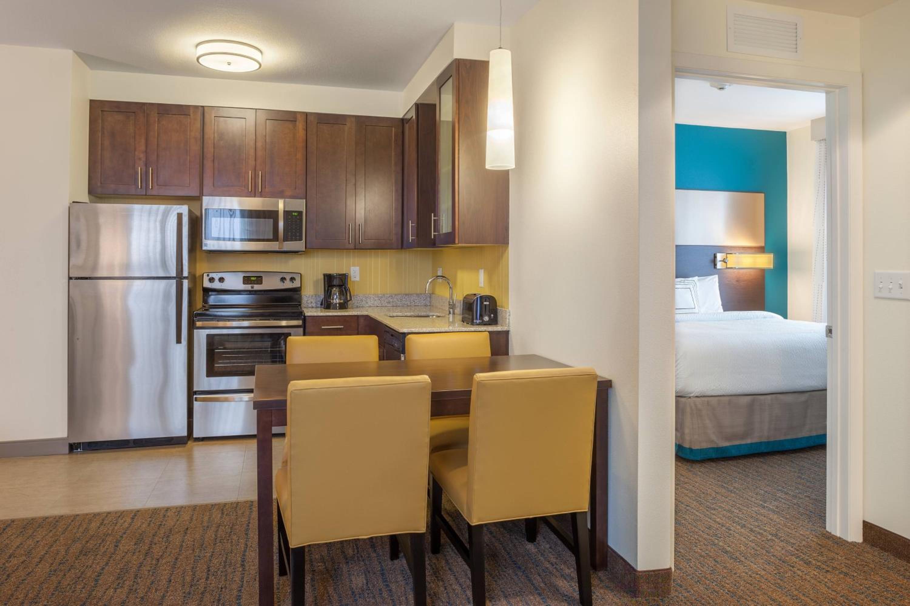 One-Bedroom King Suite with Sofa Bed and Roll-in Shower - Mobility and Hearing Accessible
