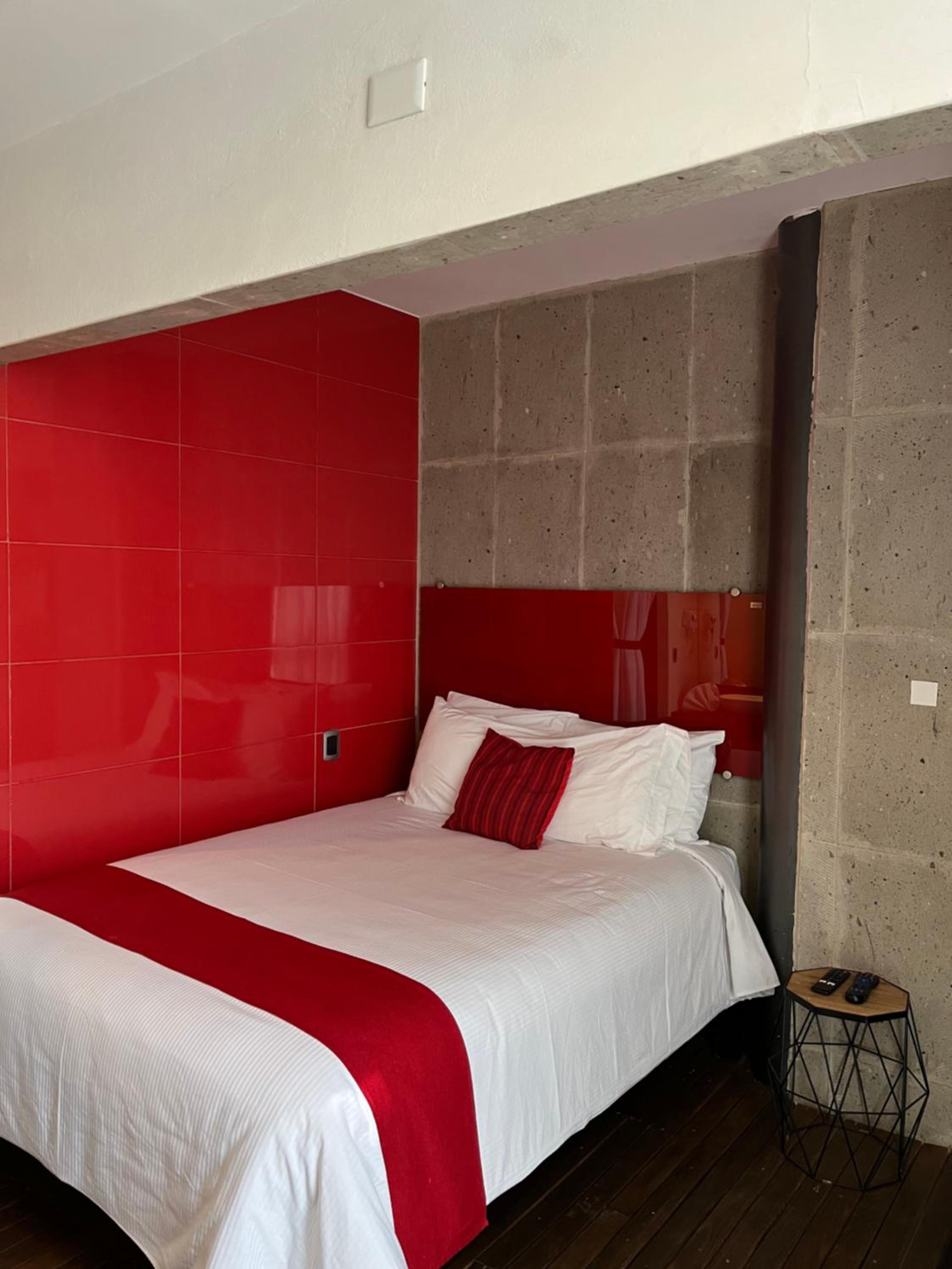 Large Single Room - Photo 1