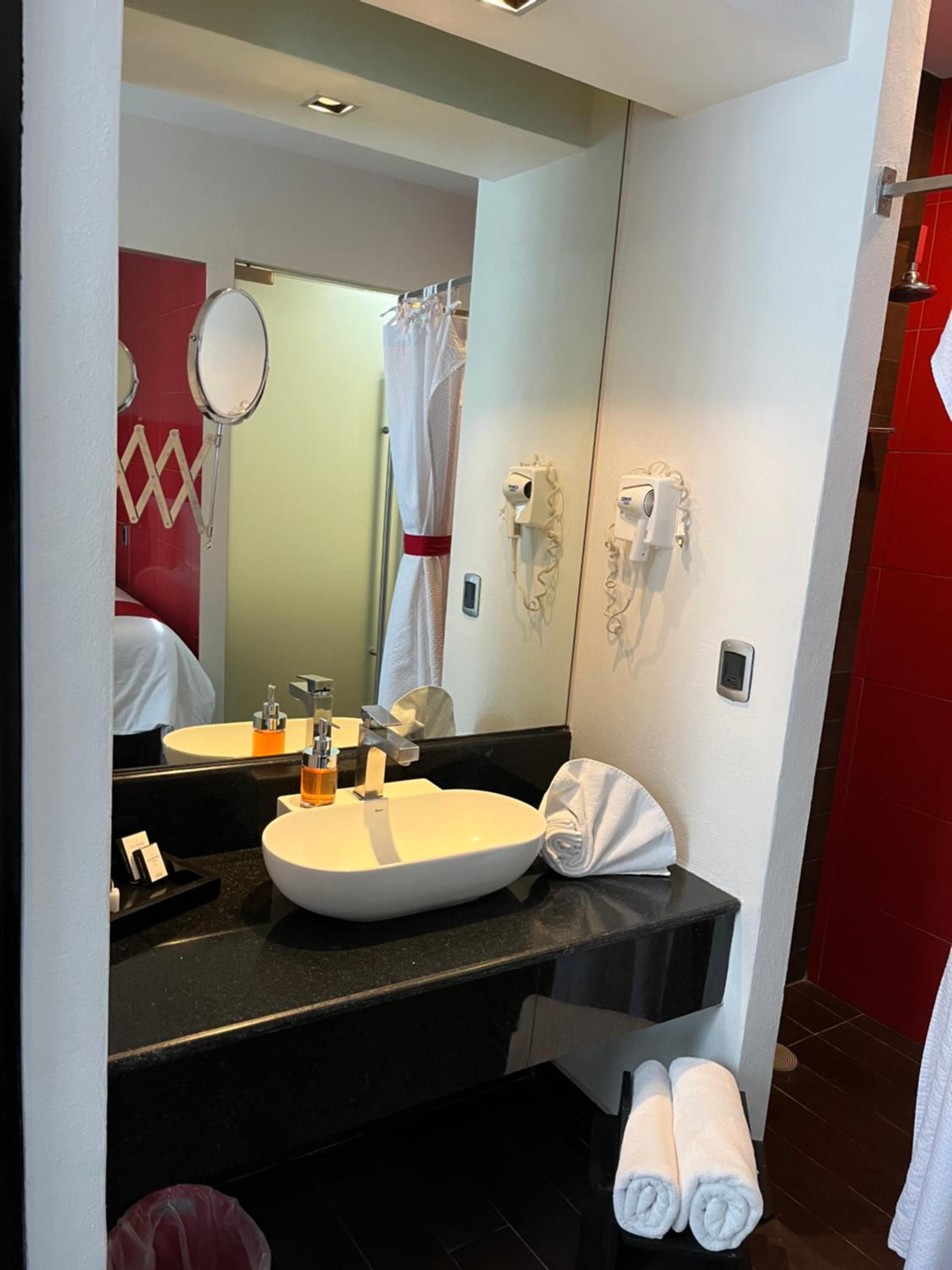 Large Single Room - Photo 2