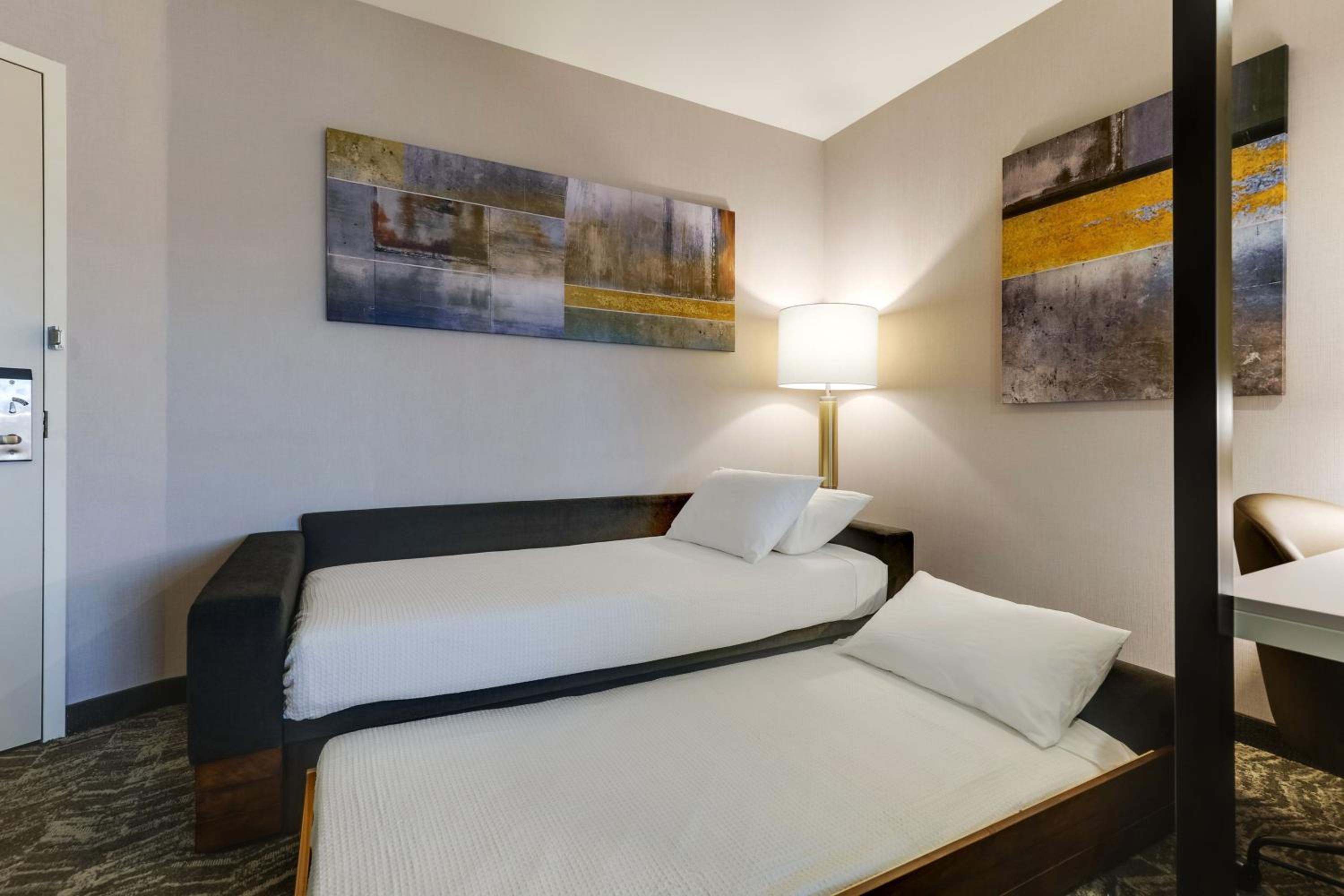 King  Room - Hearing Accessible - Photo 6