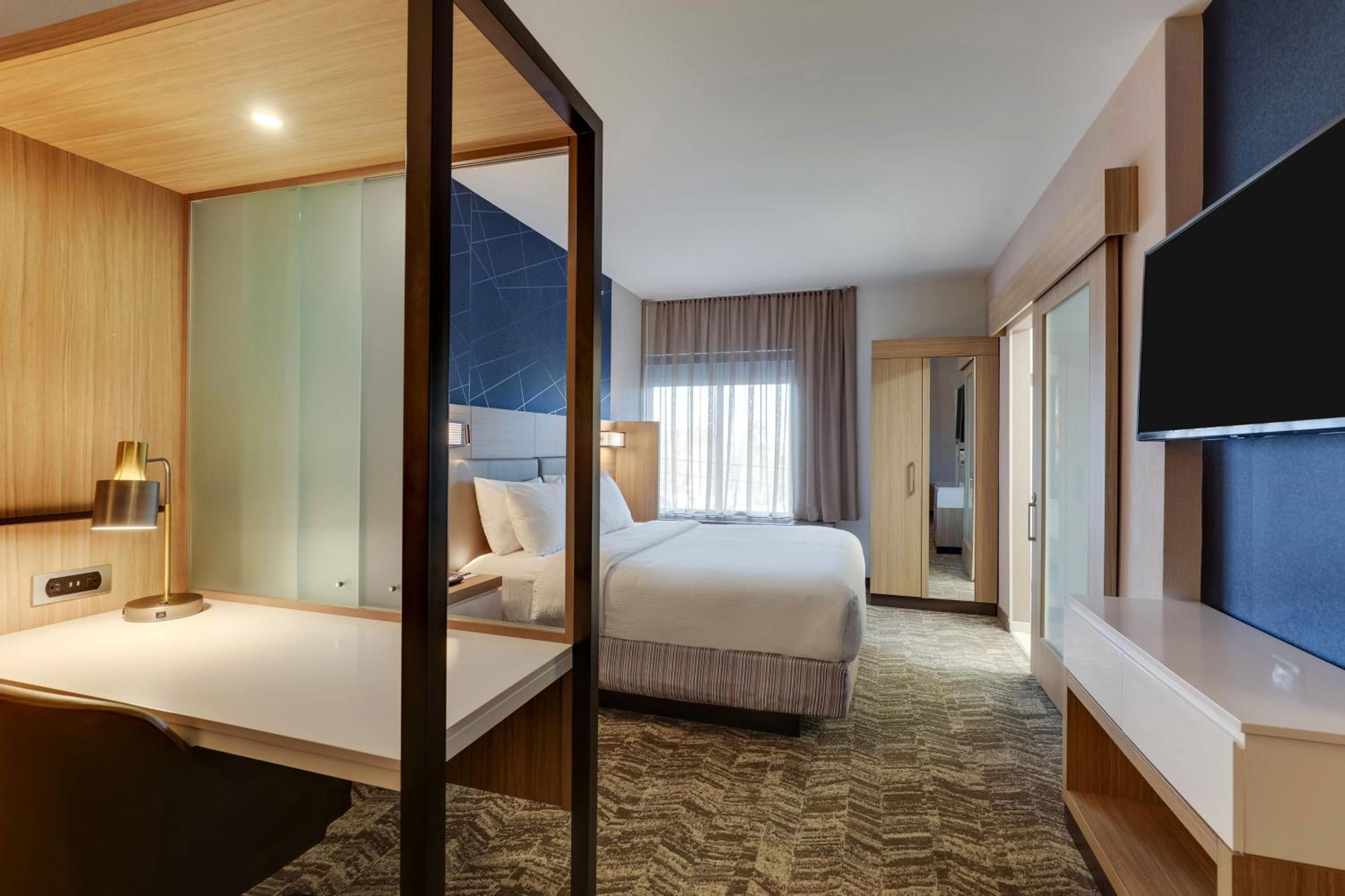 King  Room - Hearing Accessible - Photo 8