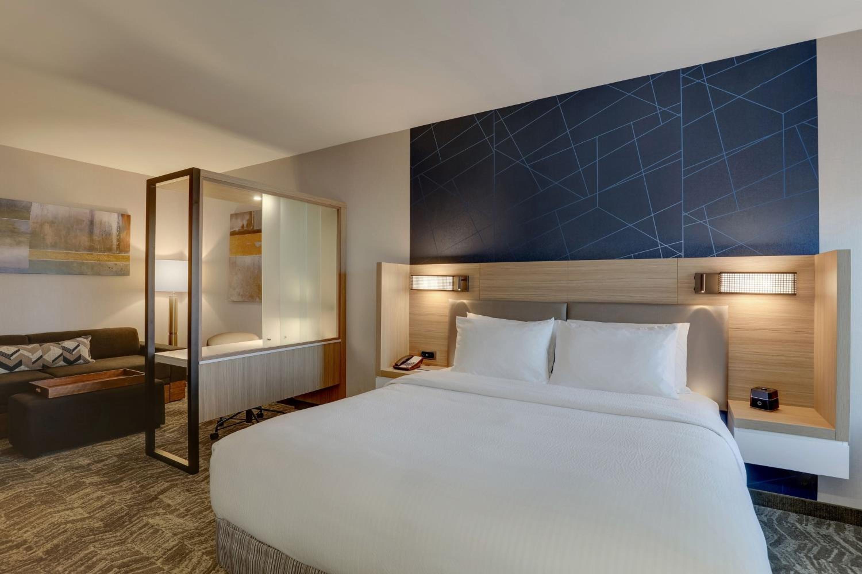 King  Room - Hearing Accessible - Photo 9