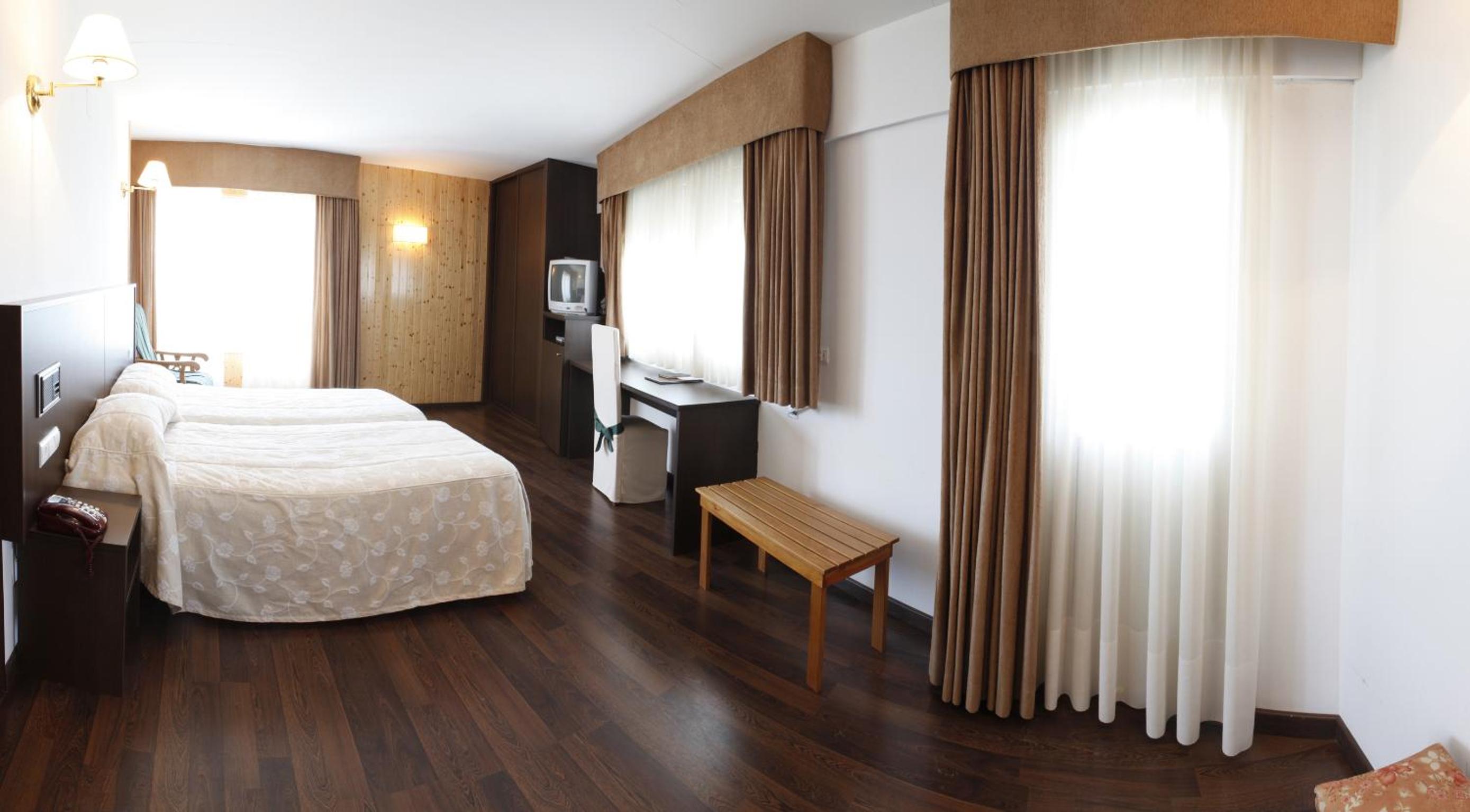 Habitación Doble con Cama Extra (3 Adultos)