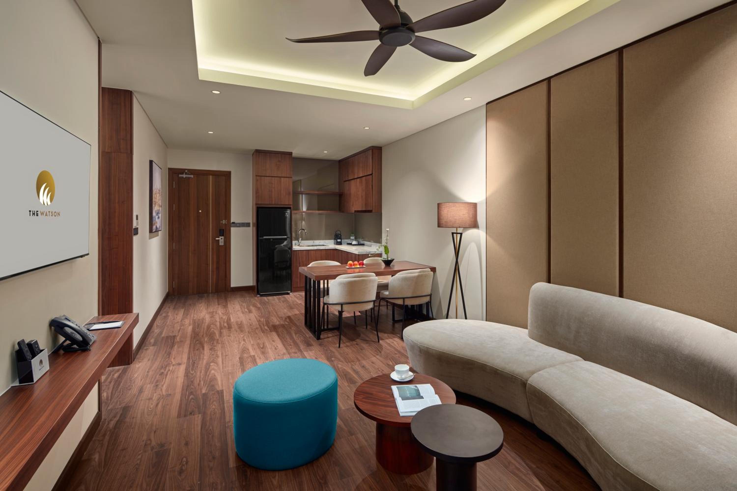 Luxury Suite with Ocean View thumbnail 5