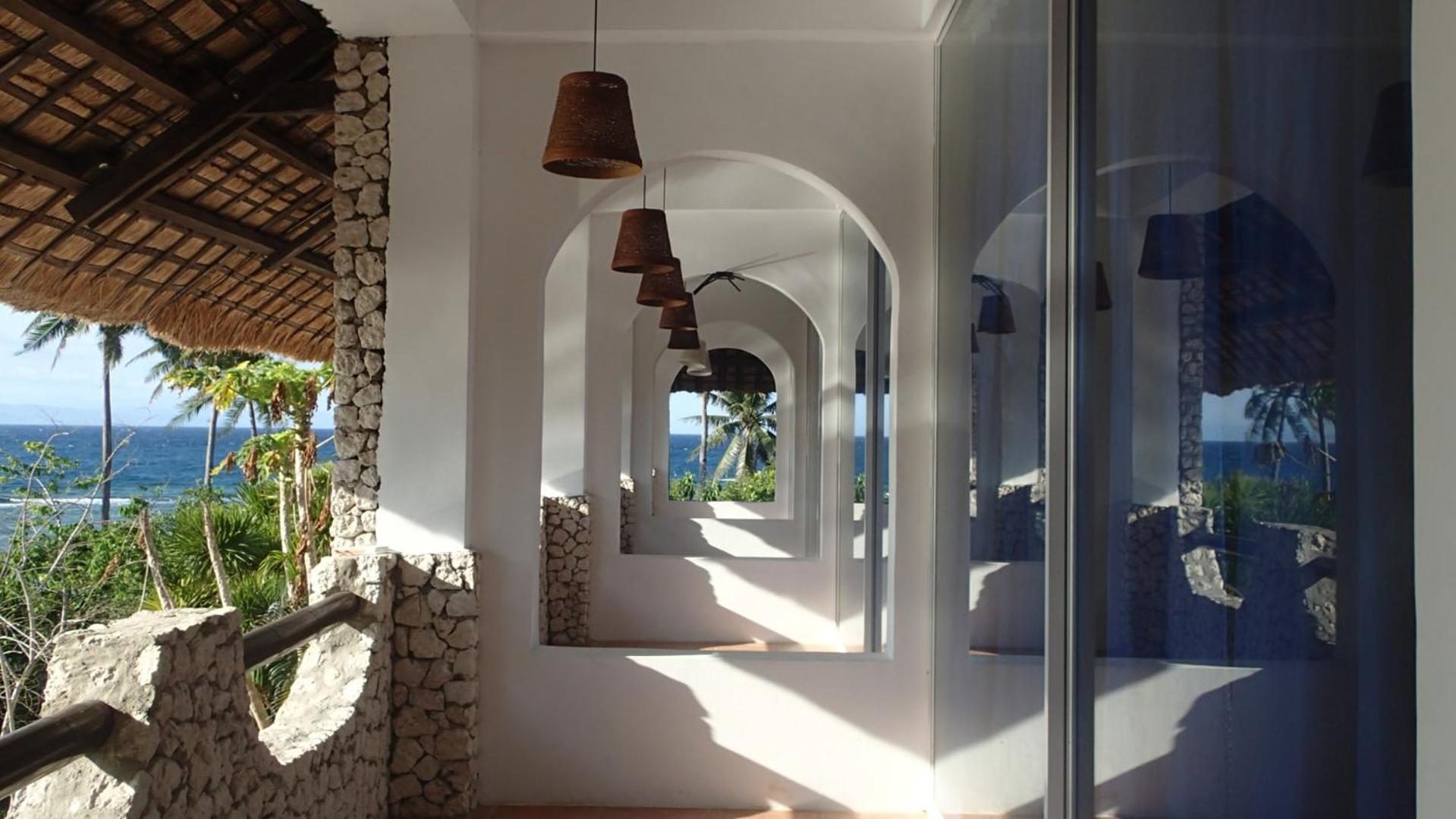 Deluxe Double Room with Balcony and Sea View - Photo 11