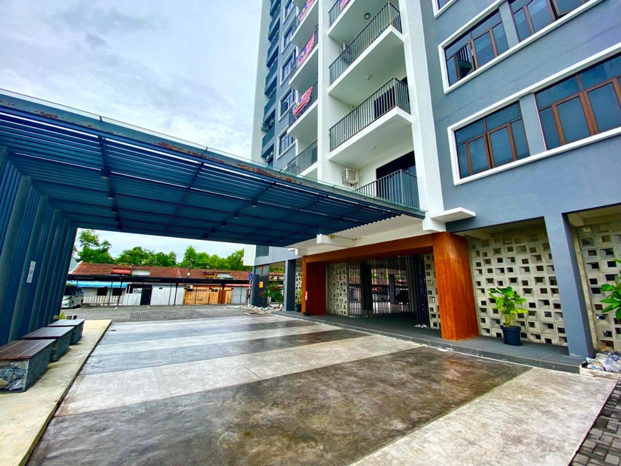 Three-Bedroom Apartment - Photo 44