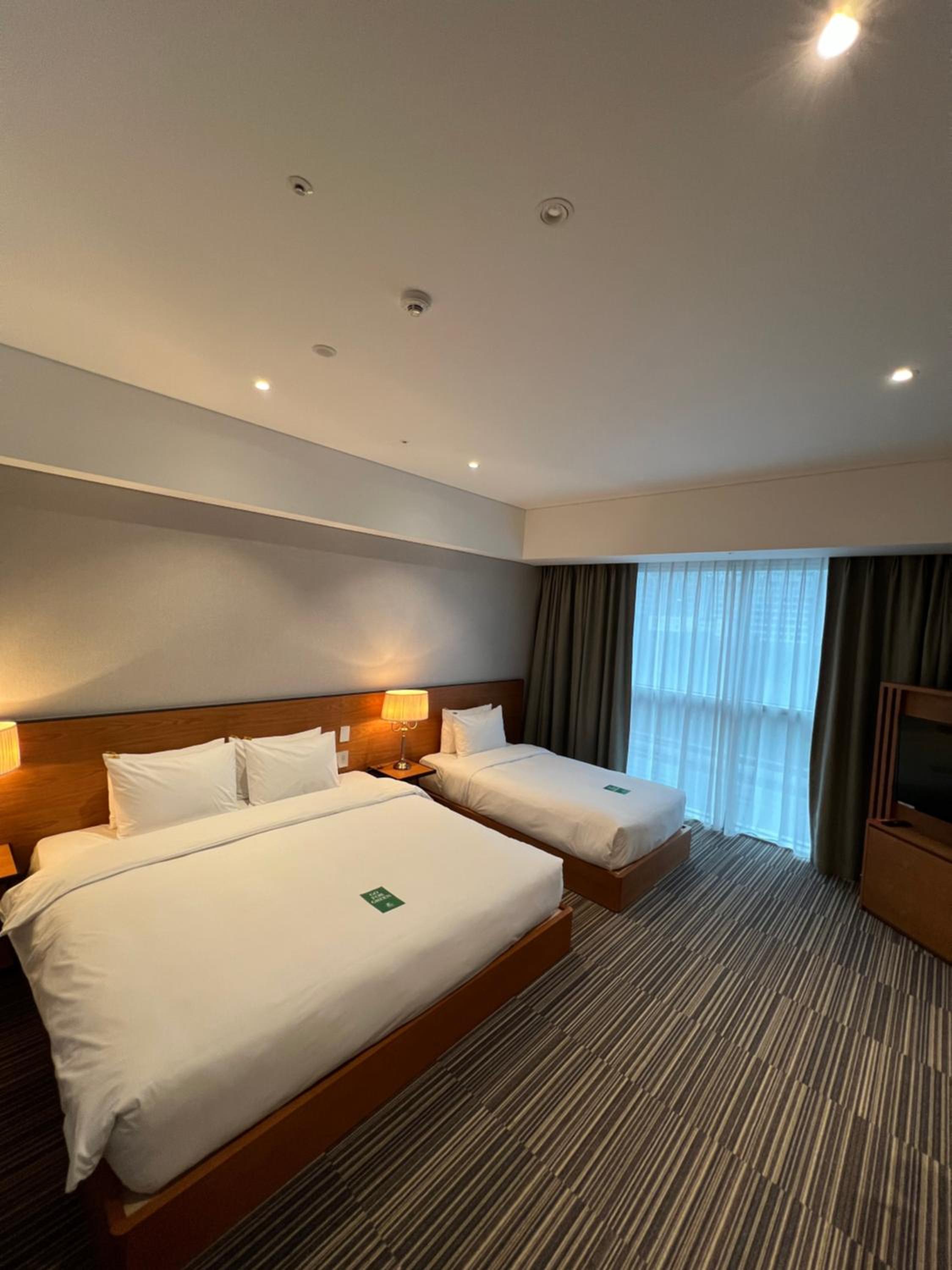 Deluxe Family Room (3 Days Free Parking until June) - Photo 1