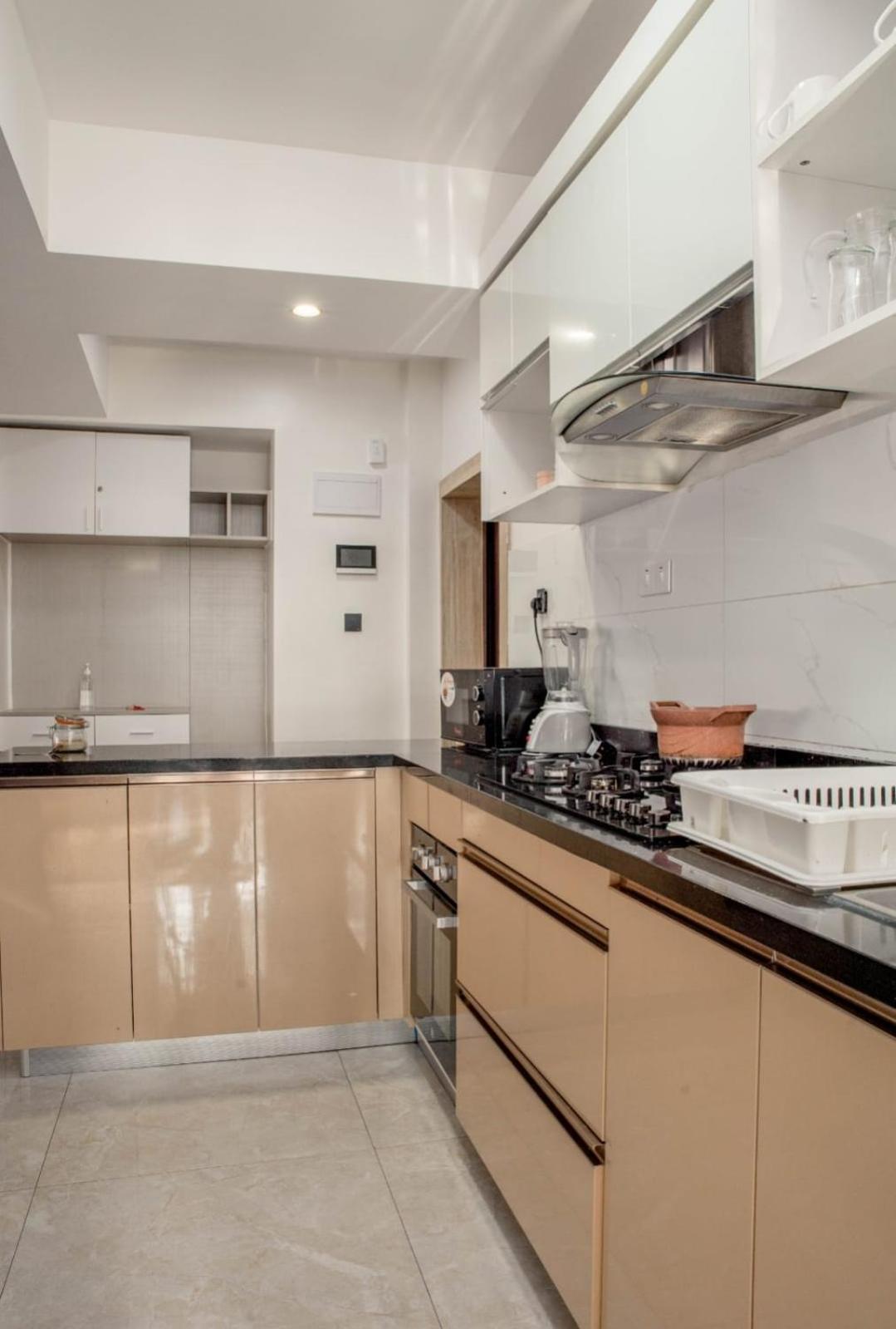 Three-Bedroom Apartment - Photo 15