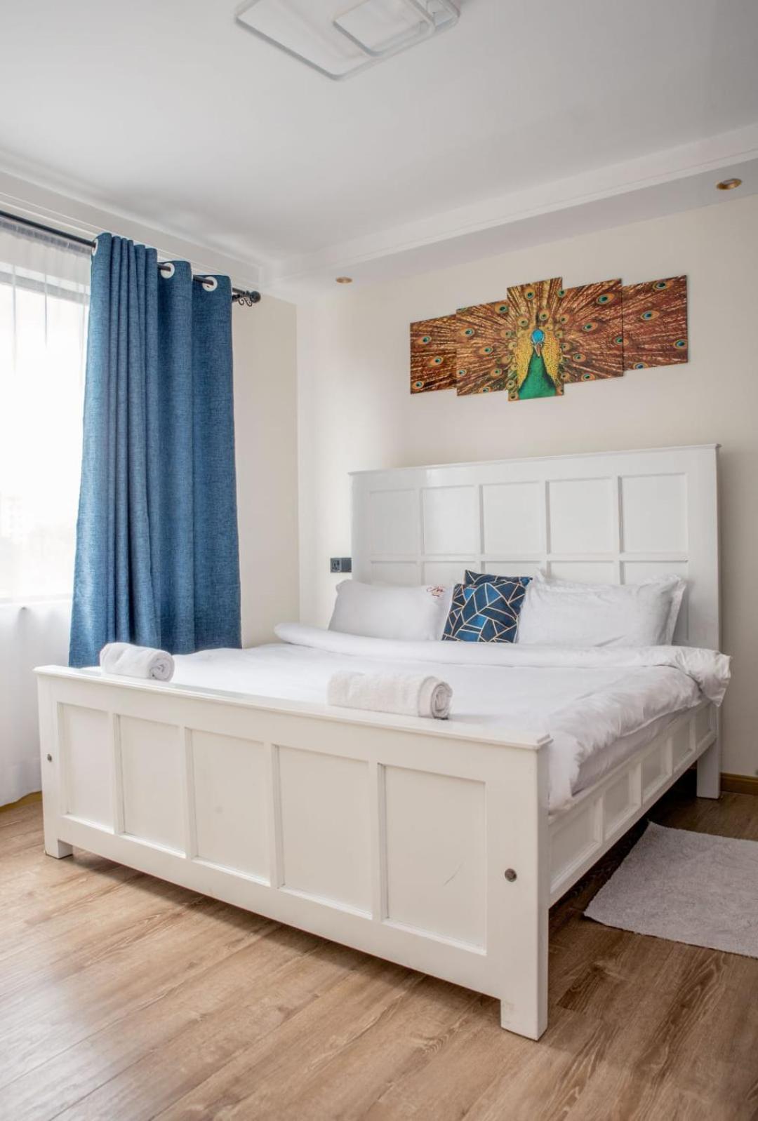 Three-Bedroom Apartment - Photo 17
