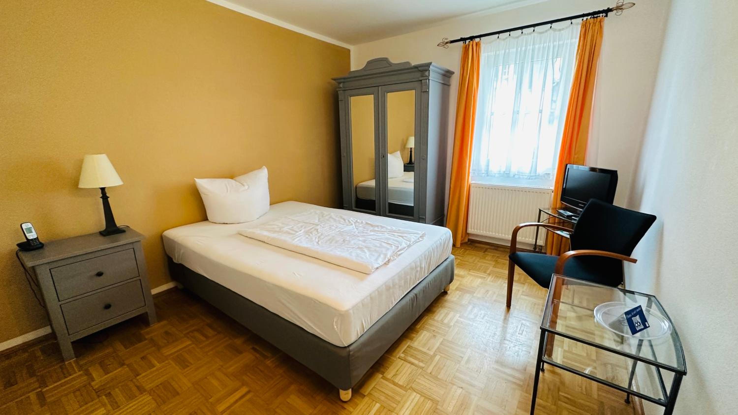 Single Room photo 2