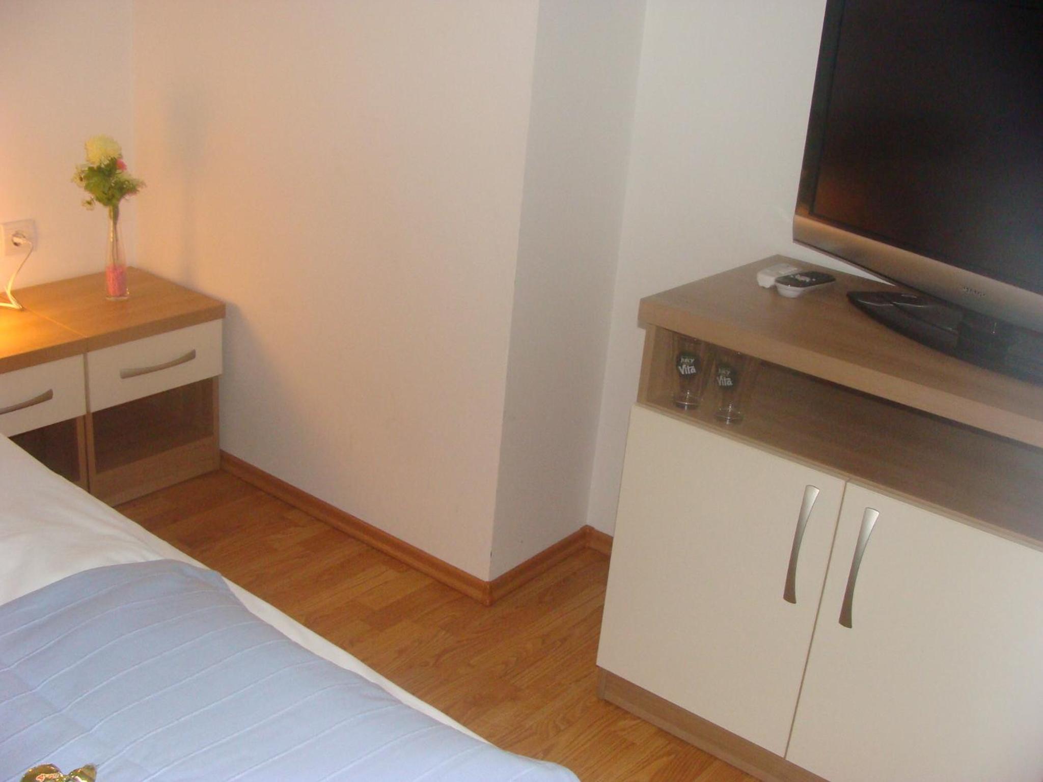 Twin Room - Photo 24