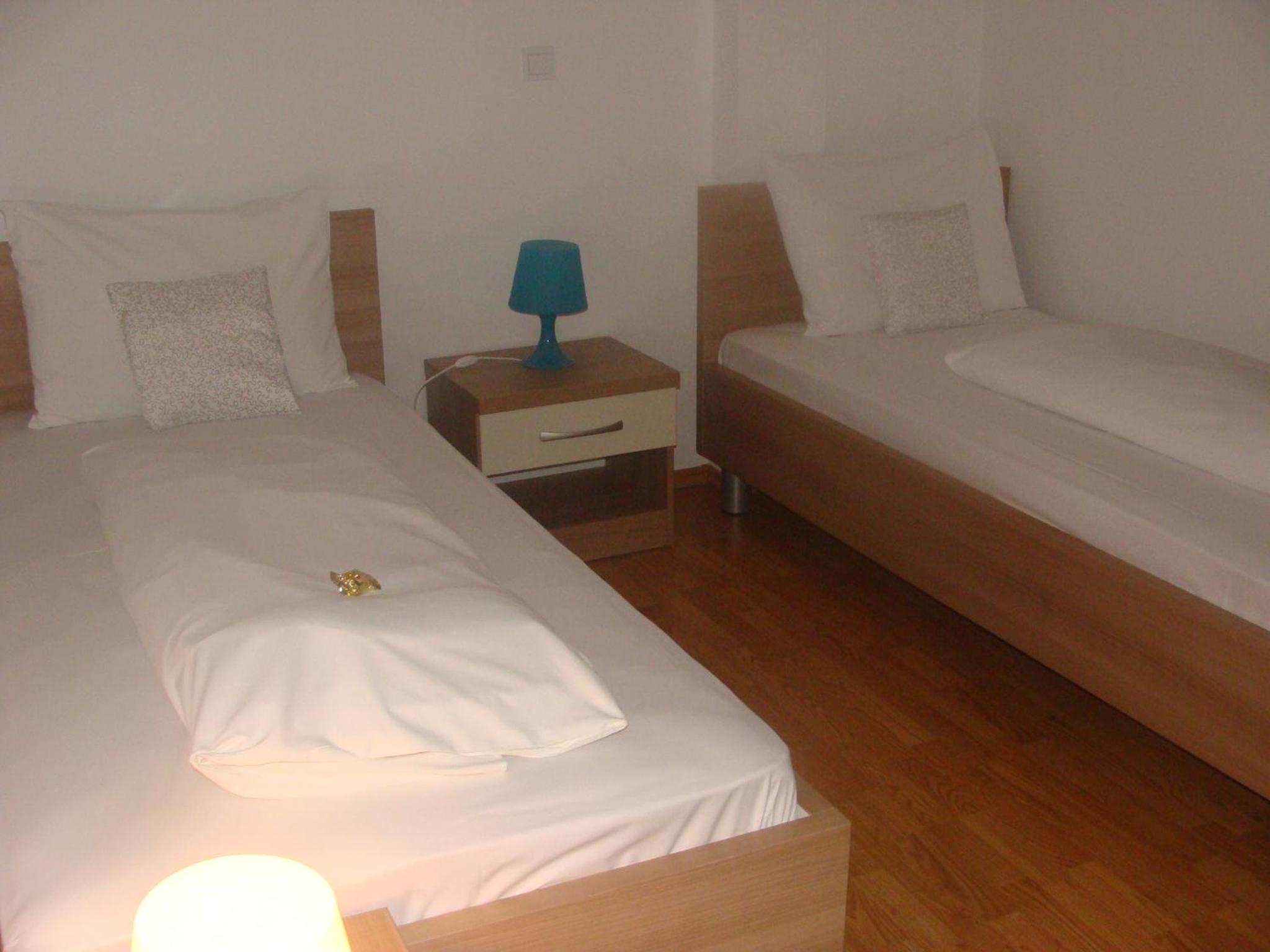 Twin Room - Photo 10