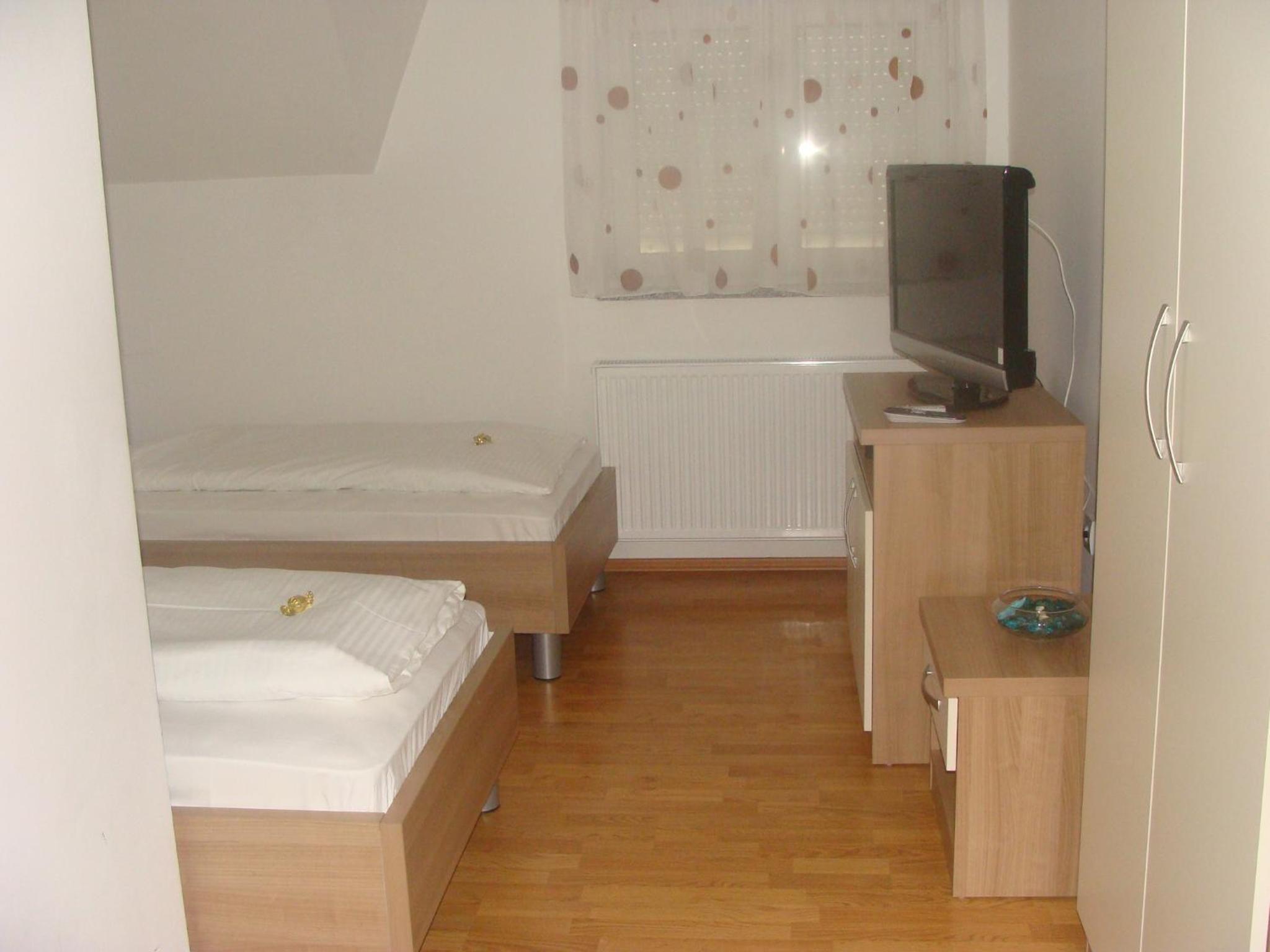 Twin Room - Photo 28