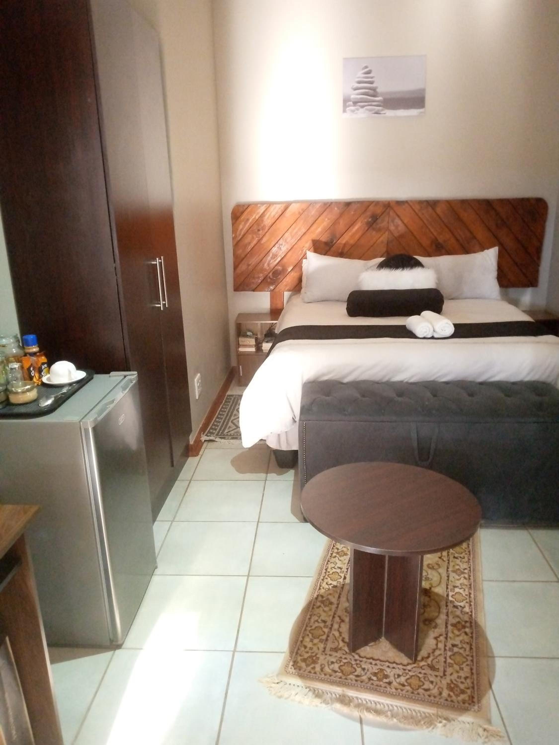 Budget Double Room photo 1