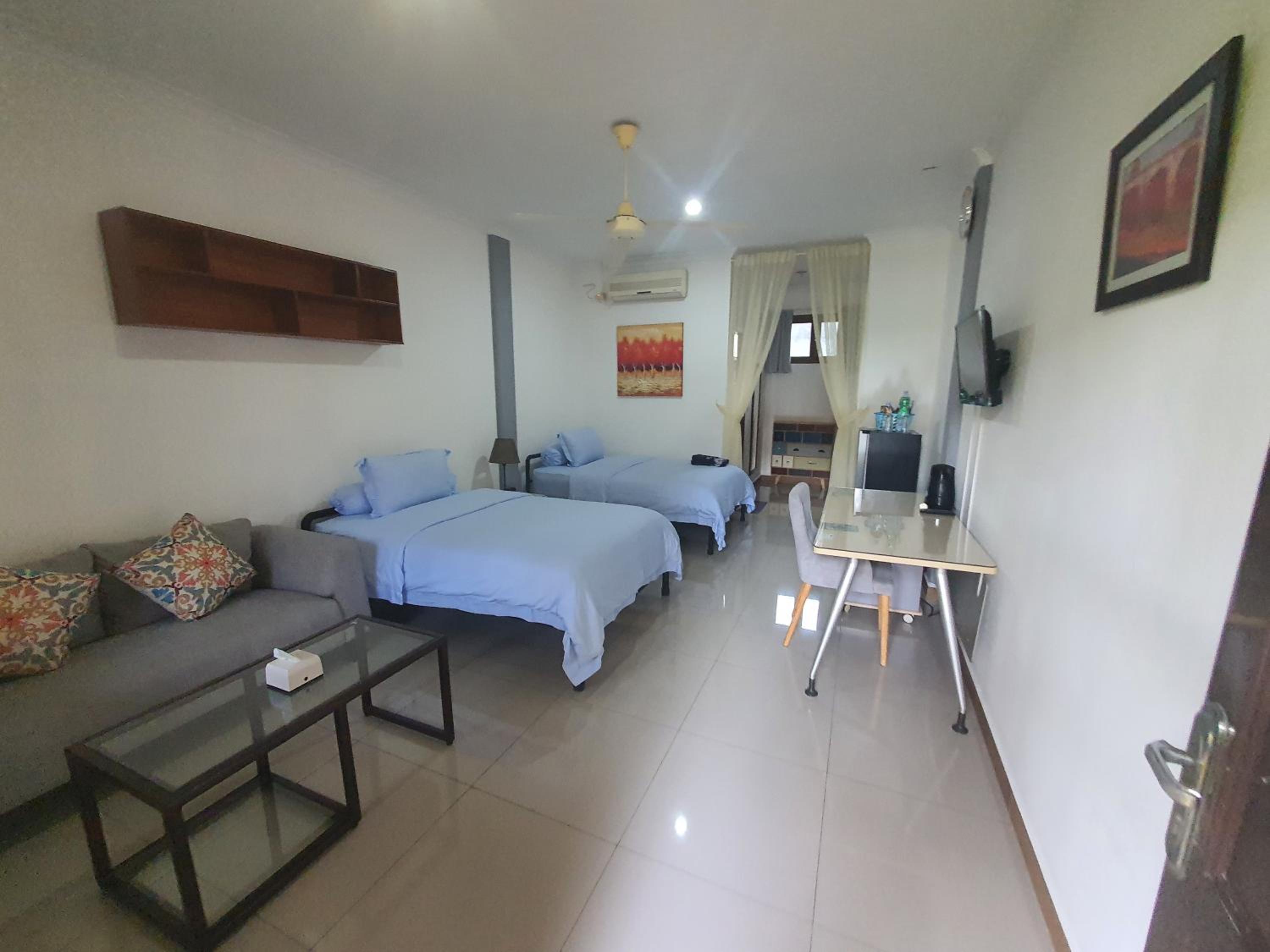 Large Twin Room photo 2