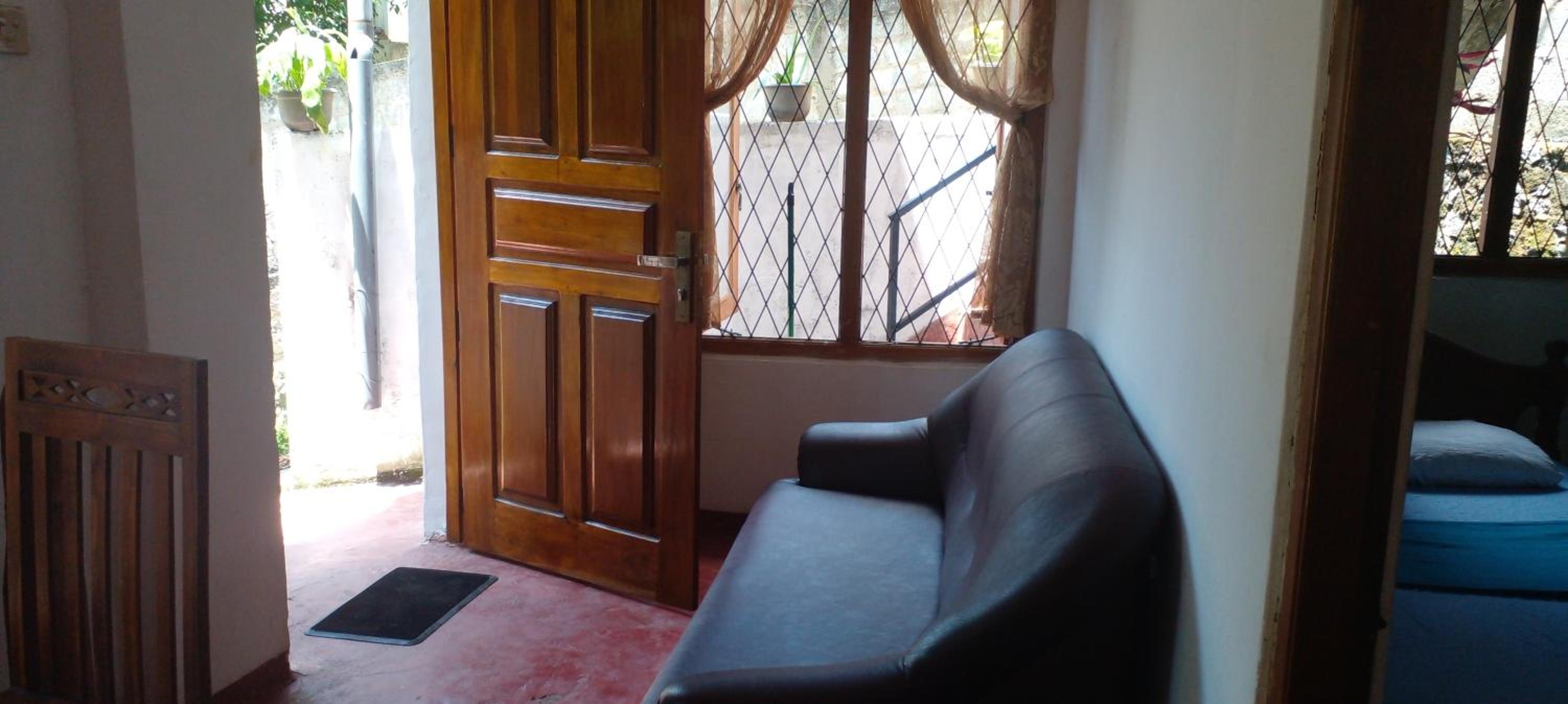 One-Bedroom House photo 1