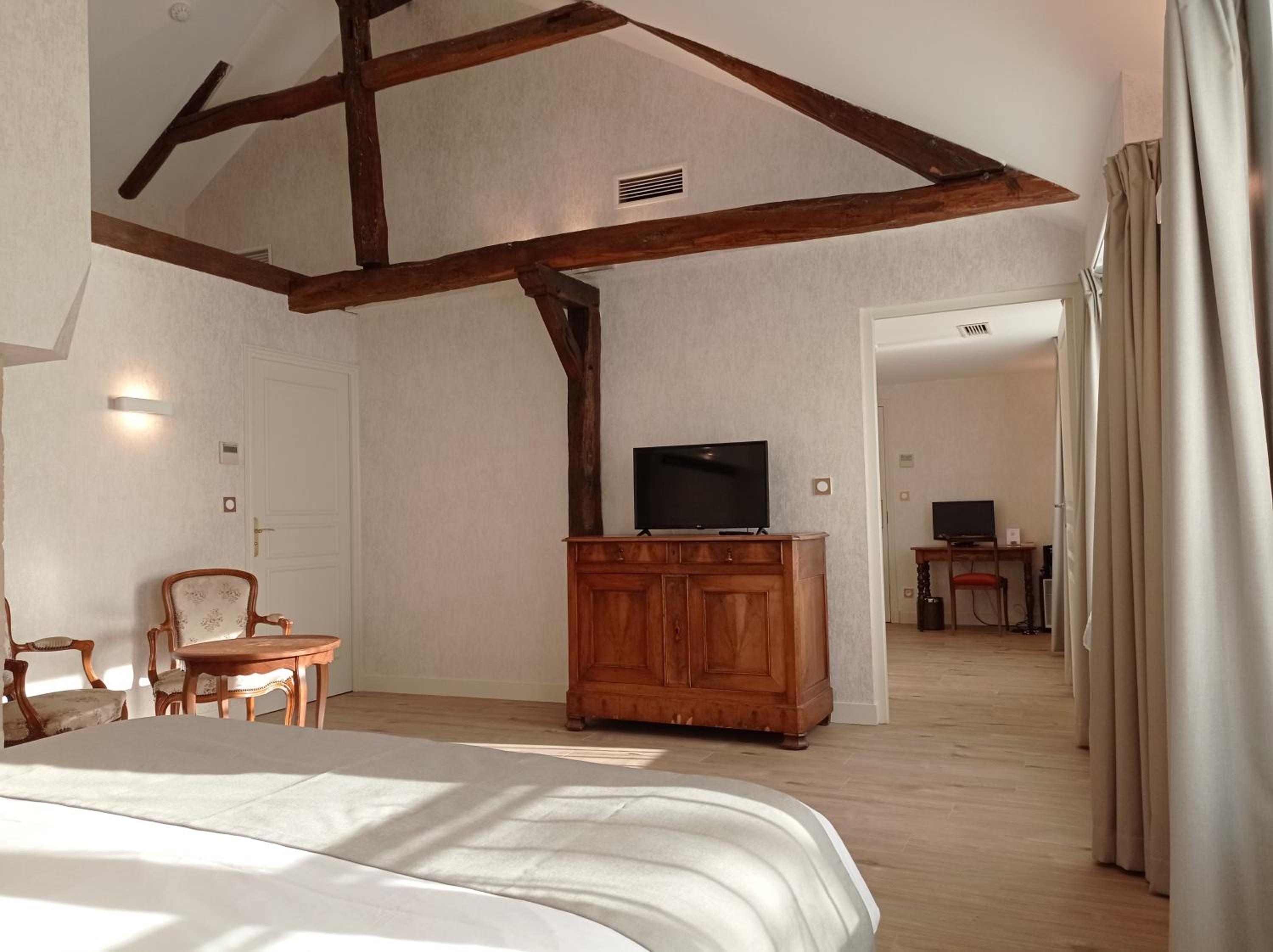 Junior Suite - Photo 1