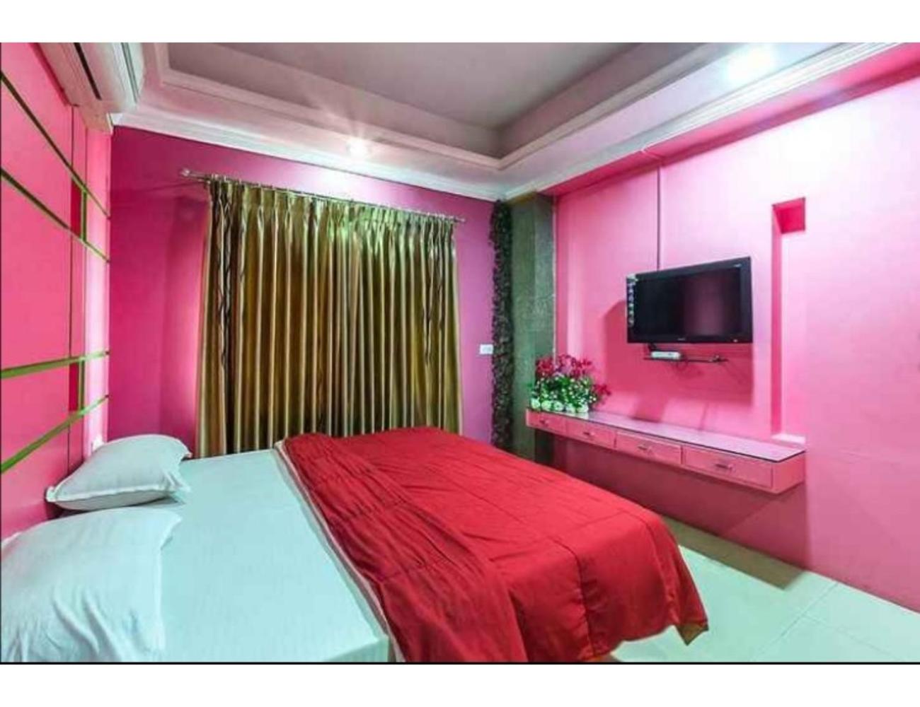 Deluxe Room - Photo 14