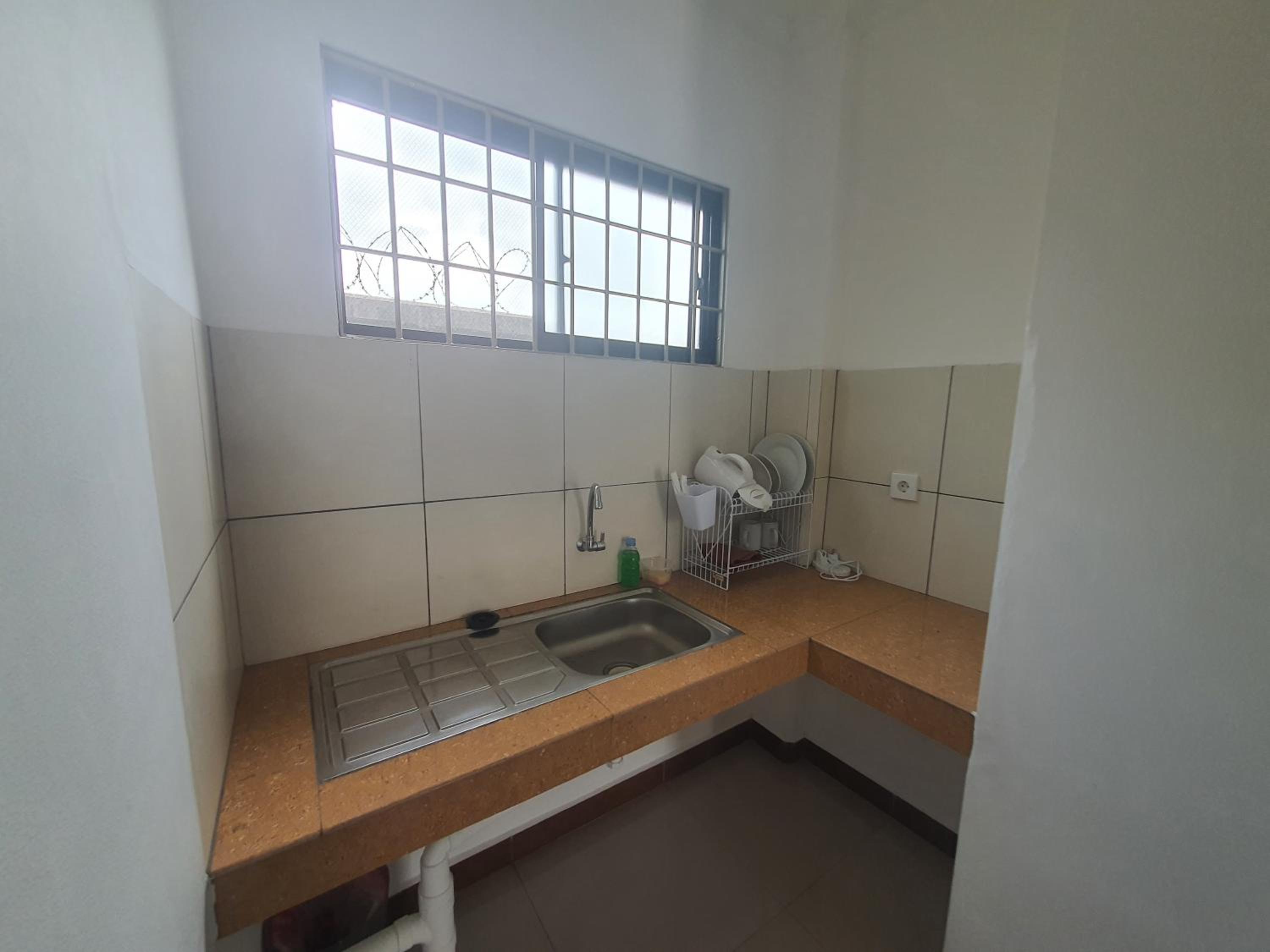 Large Double Room - Photo 10