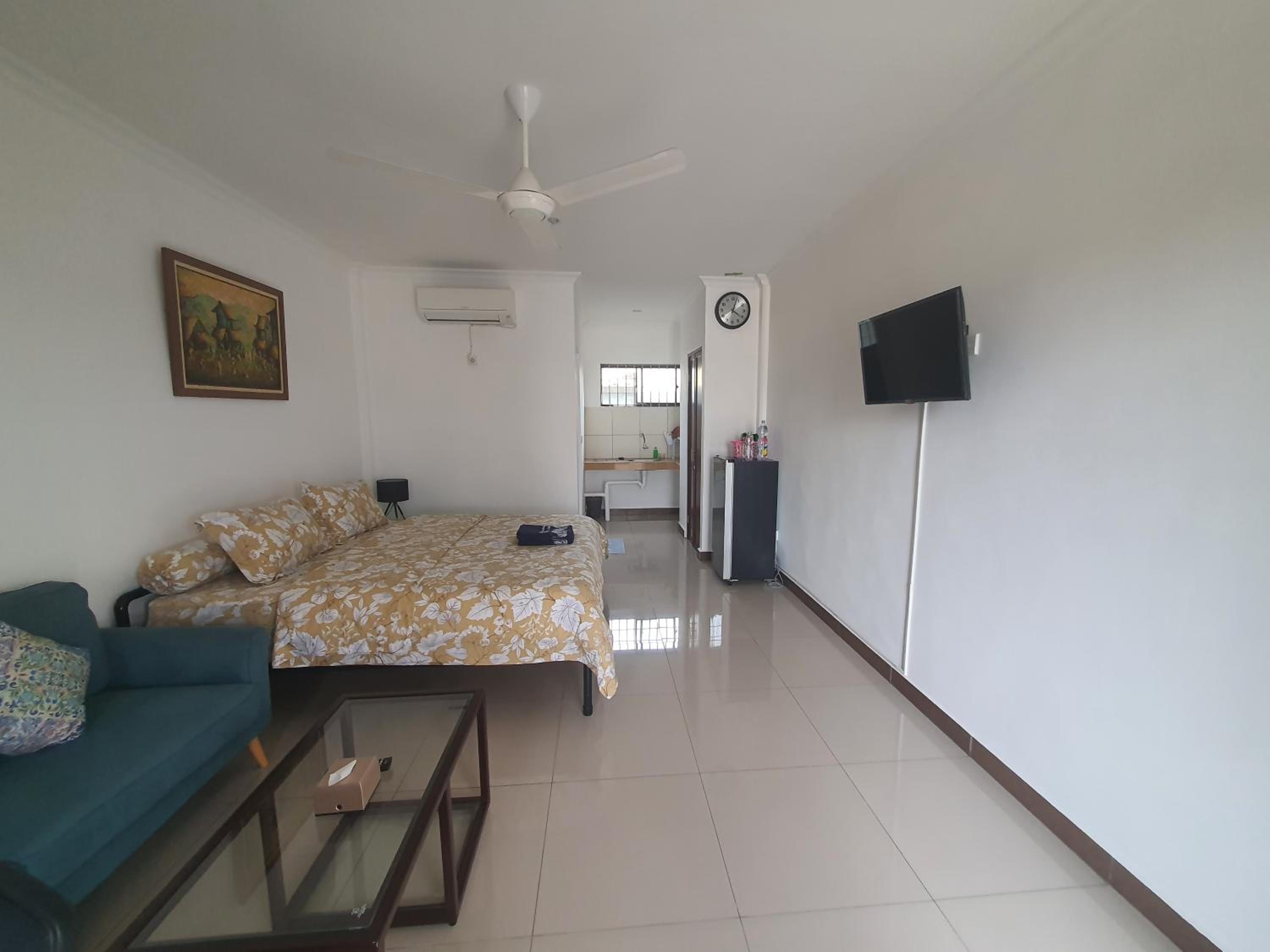 Large Double Room - Photo 6