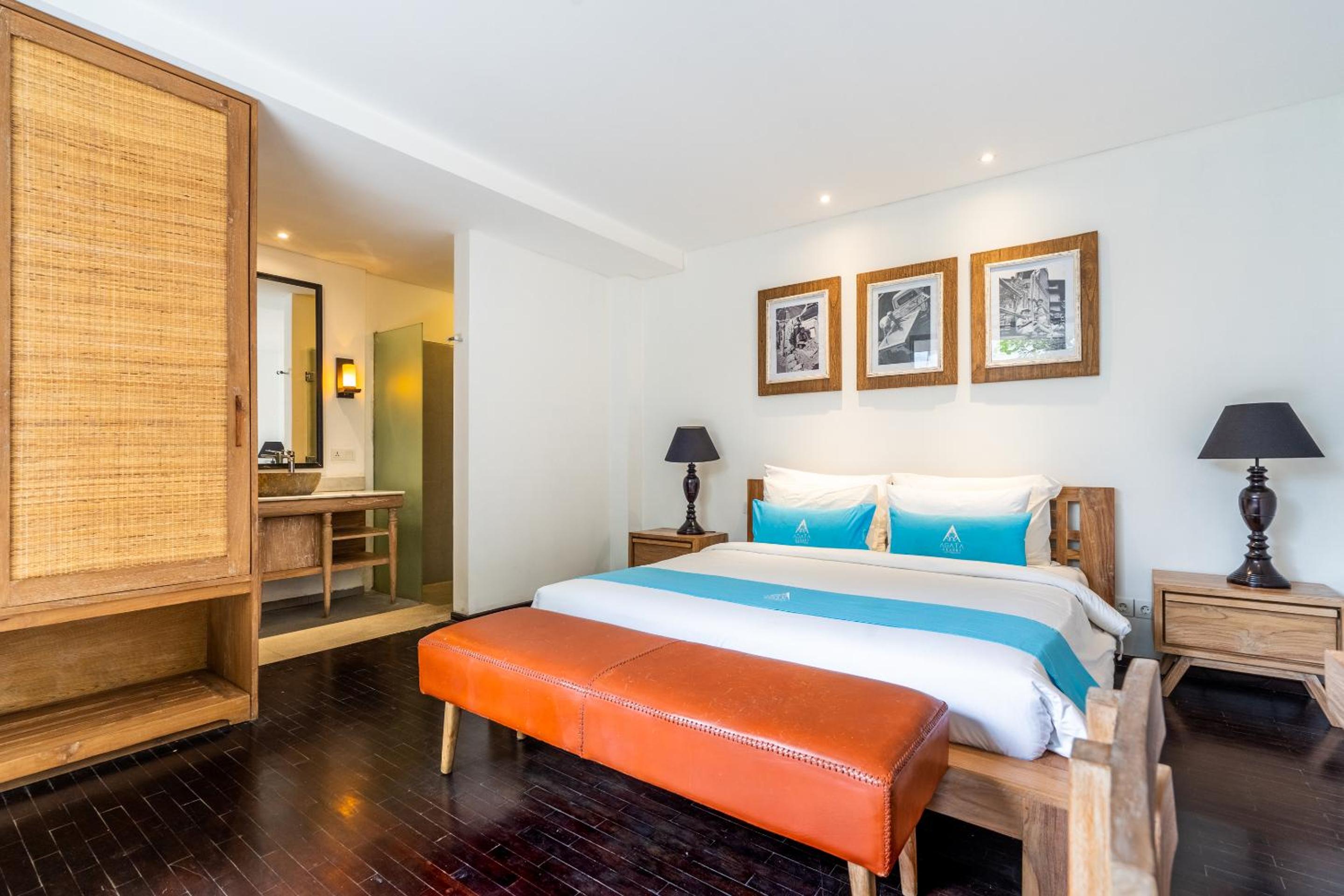 Two-Bedroom Villa - Photo 23