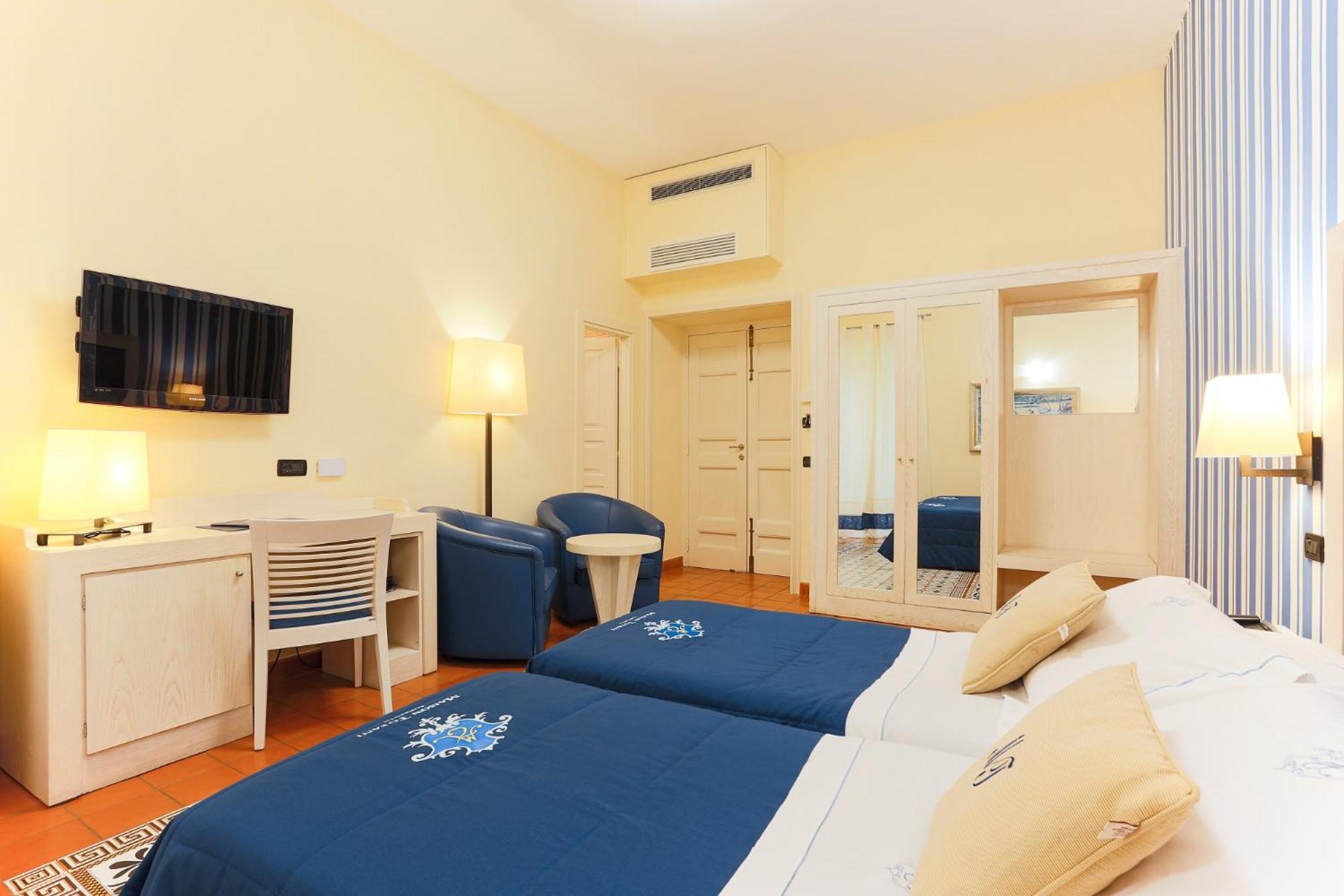 Classic Double or Twin Room photo 3
