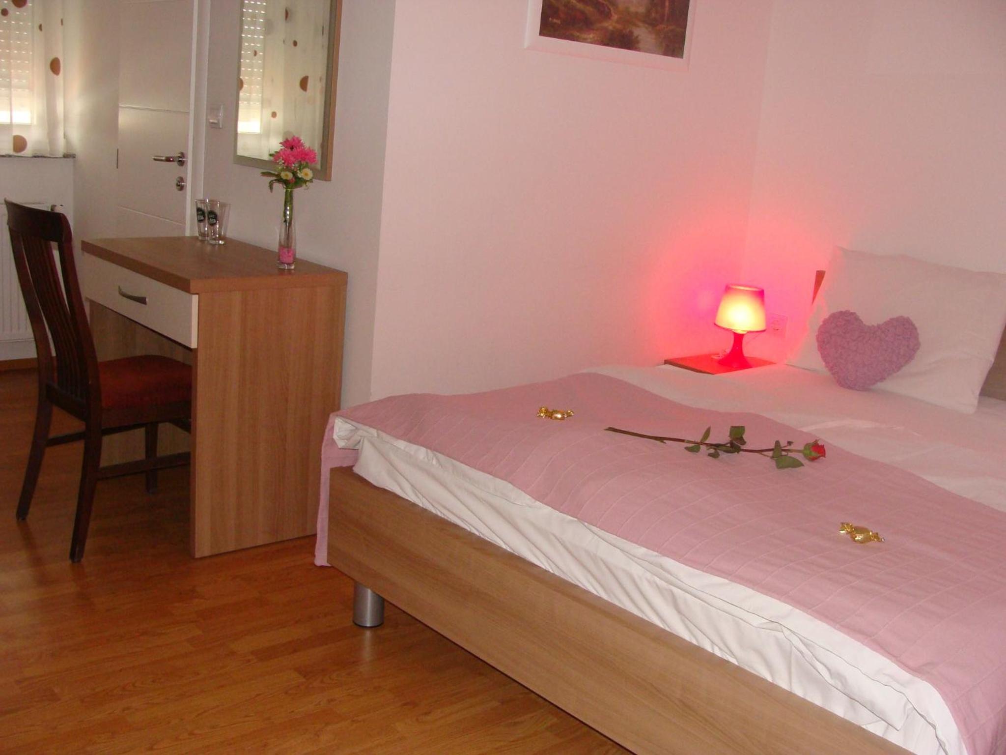 Double Room - Photo 13