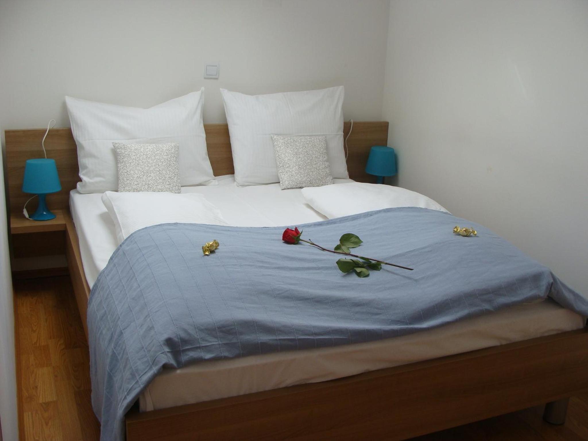 Double Room - Photo 12