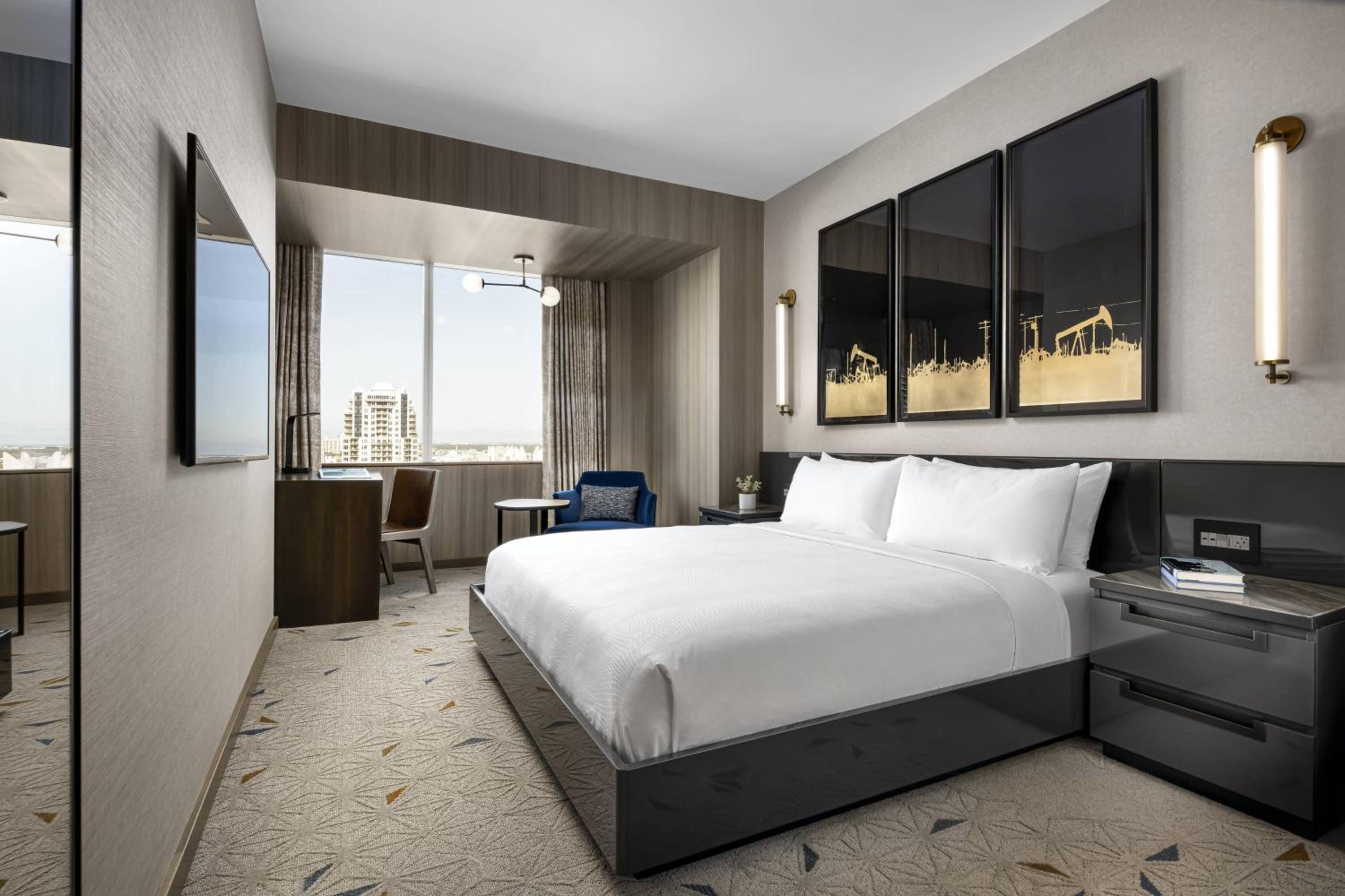 Guest Room, 1 King - Photo 1