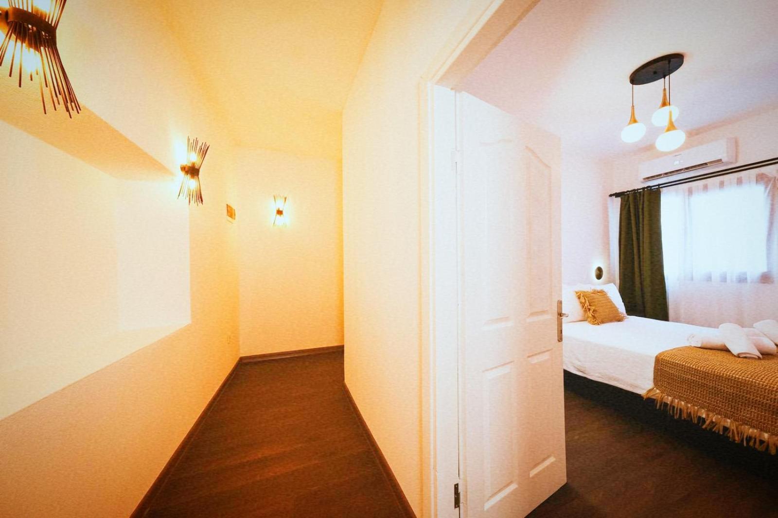Suite - Photo 20