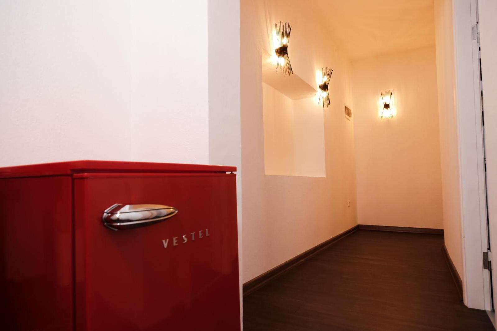 Suite - Photo 19