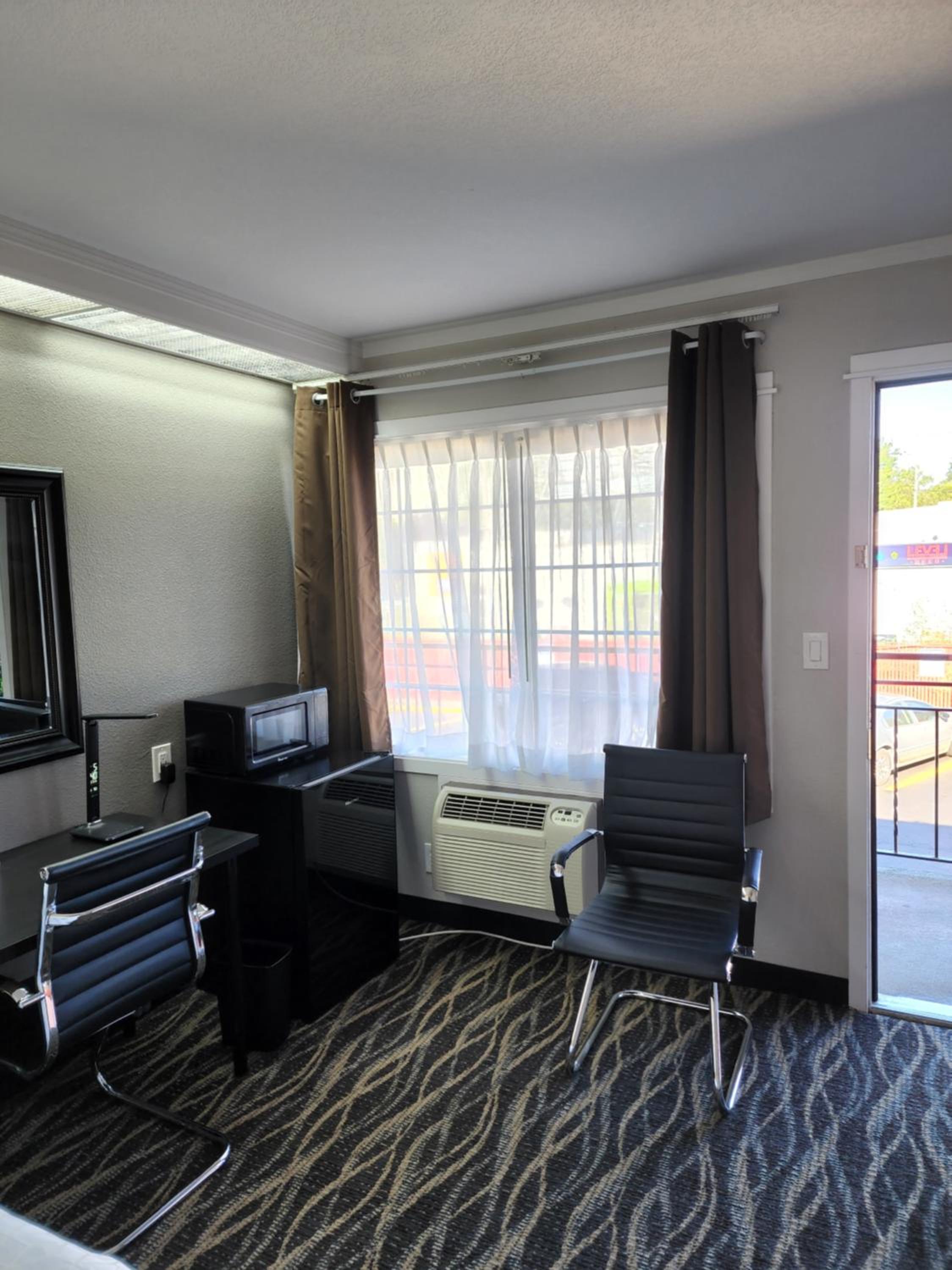 Queen Room - Photo 4