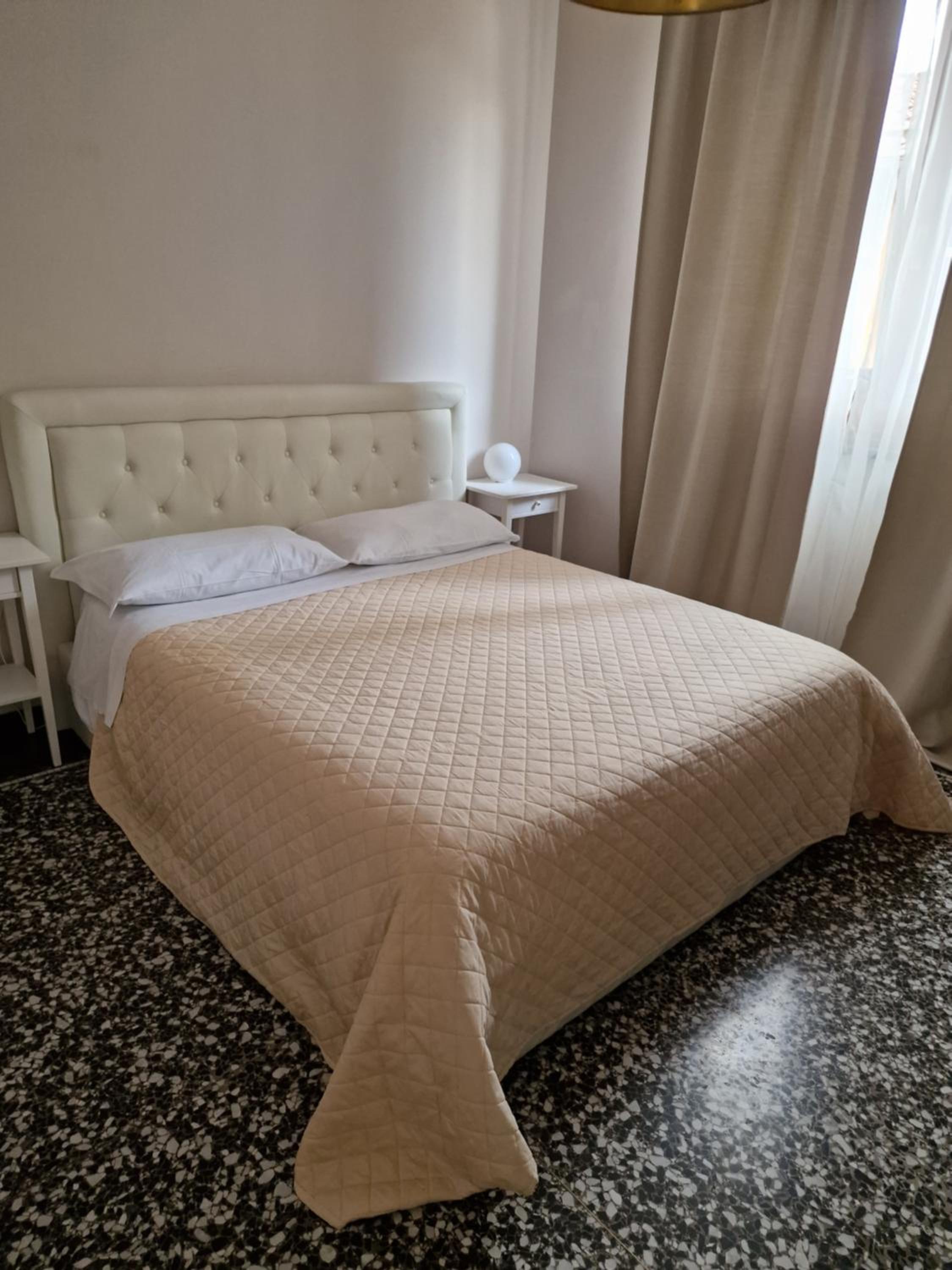 Double Room with Private Bathroom photo 1