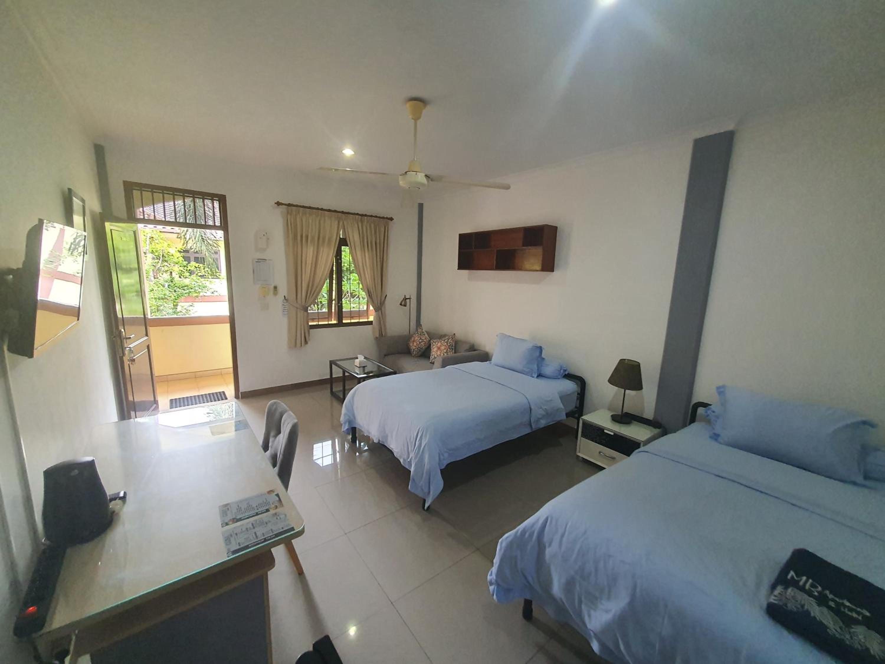 Large Twin Room photo 1