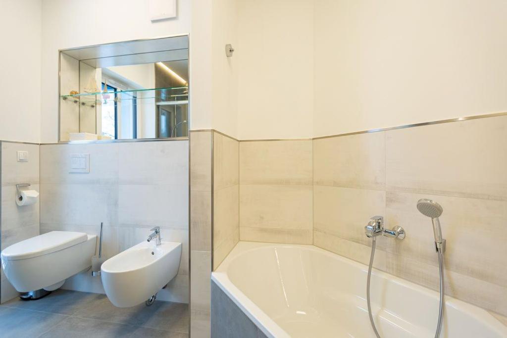 Two-Bedroom Apartment with Balcony photo 3
