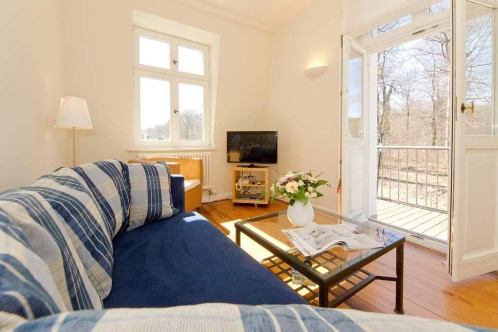 One-Bedroom Apartment with Balcony photo 1