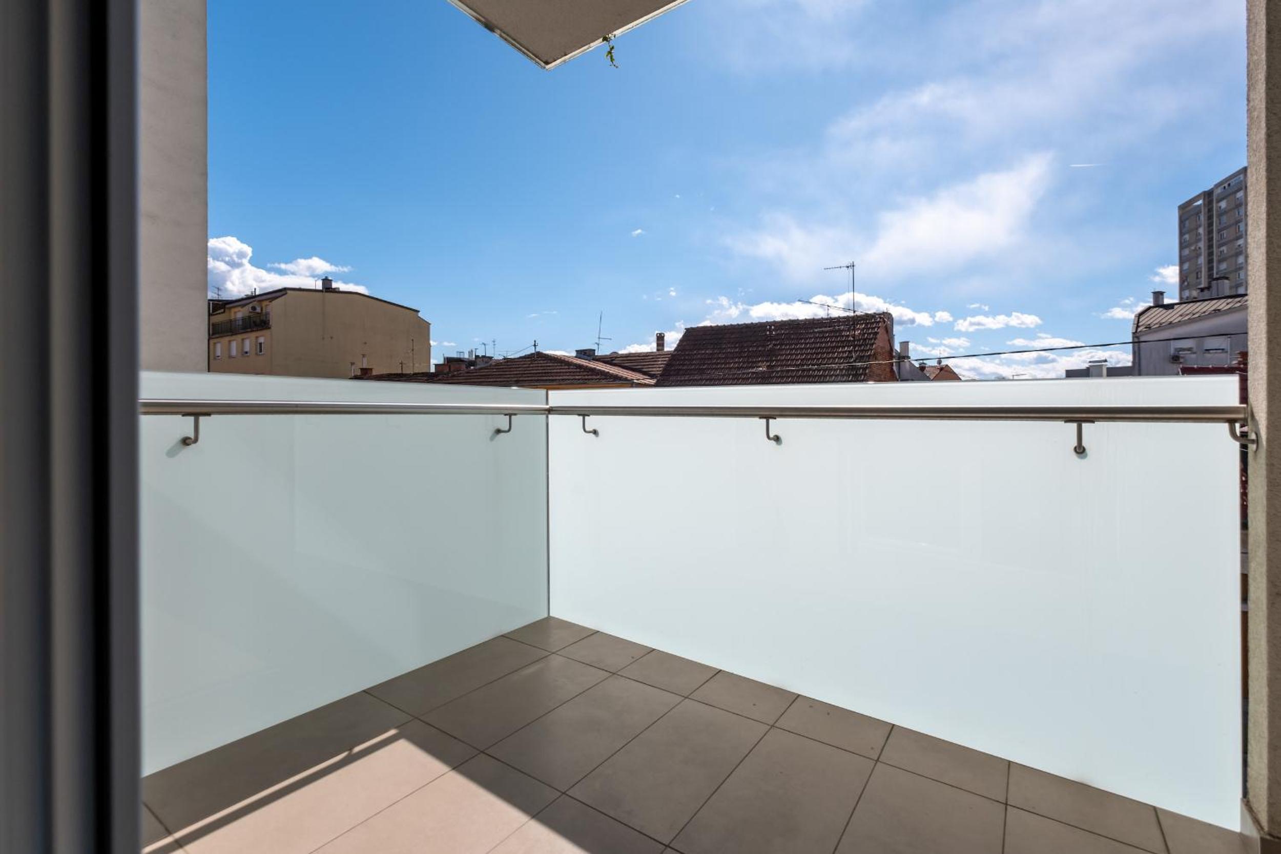 Apartment - Photo 8