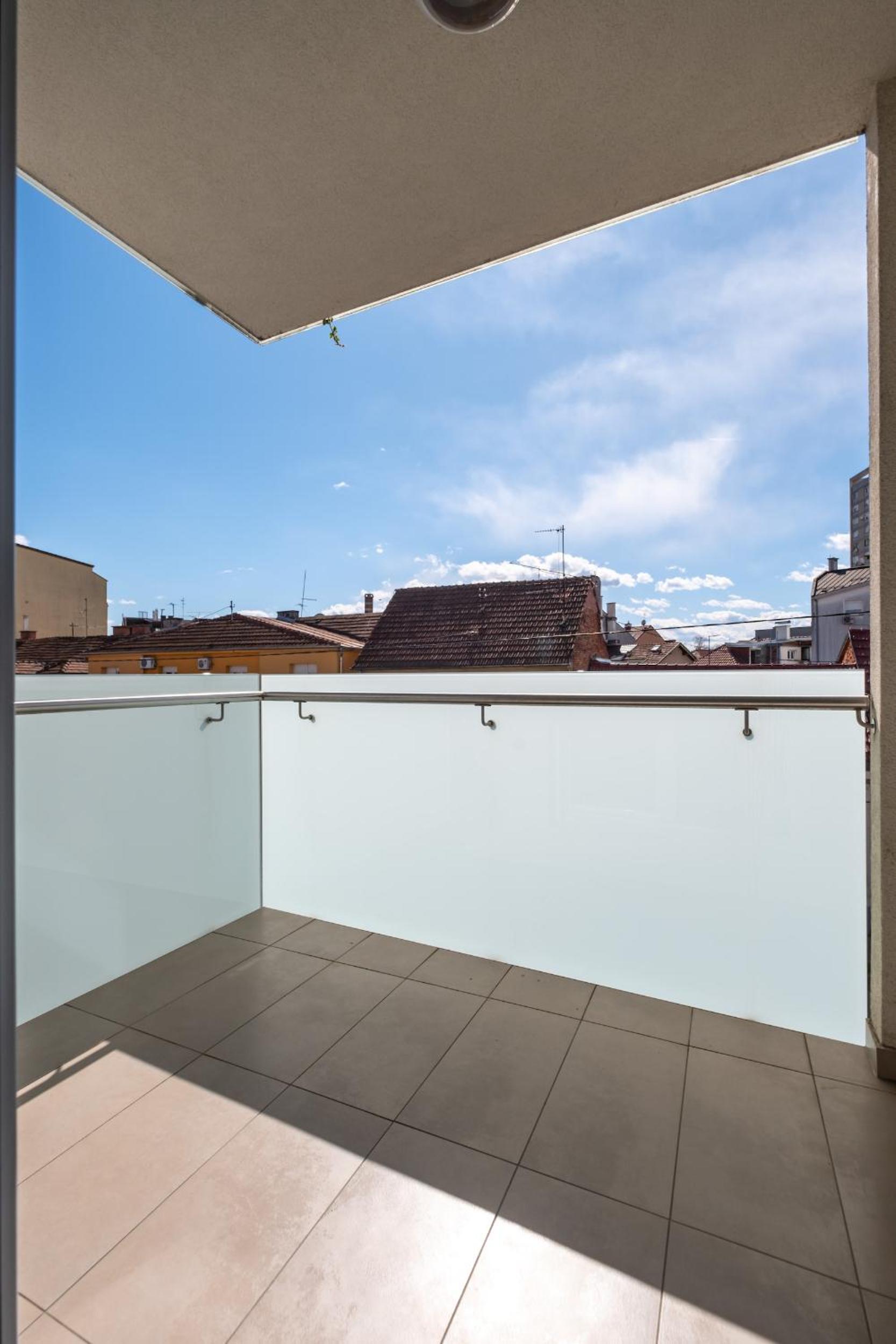 Apartment - Photo 40