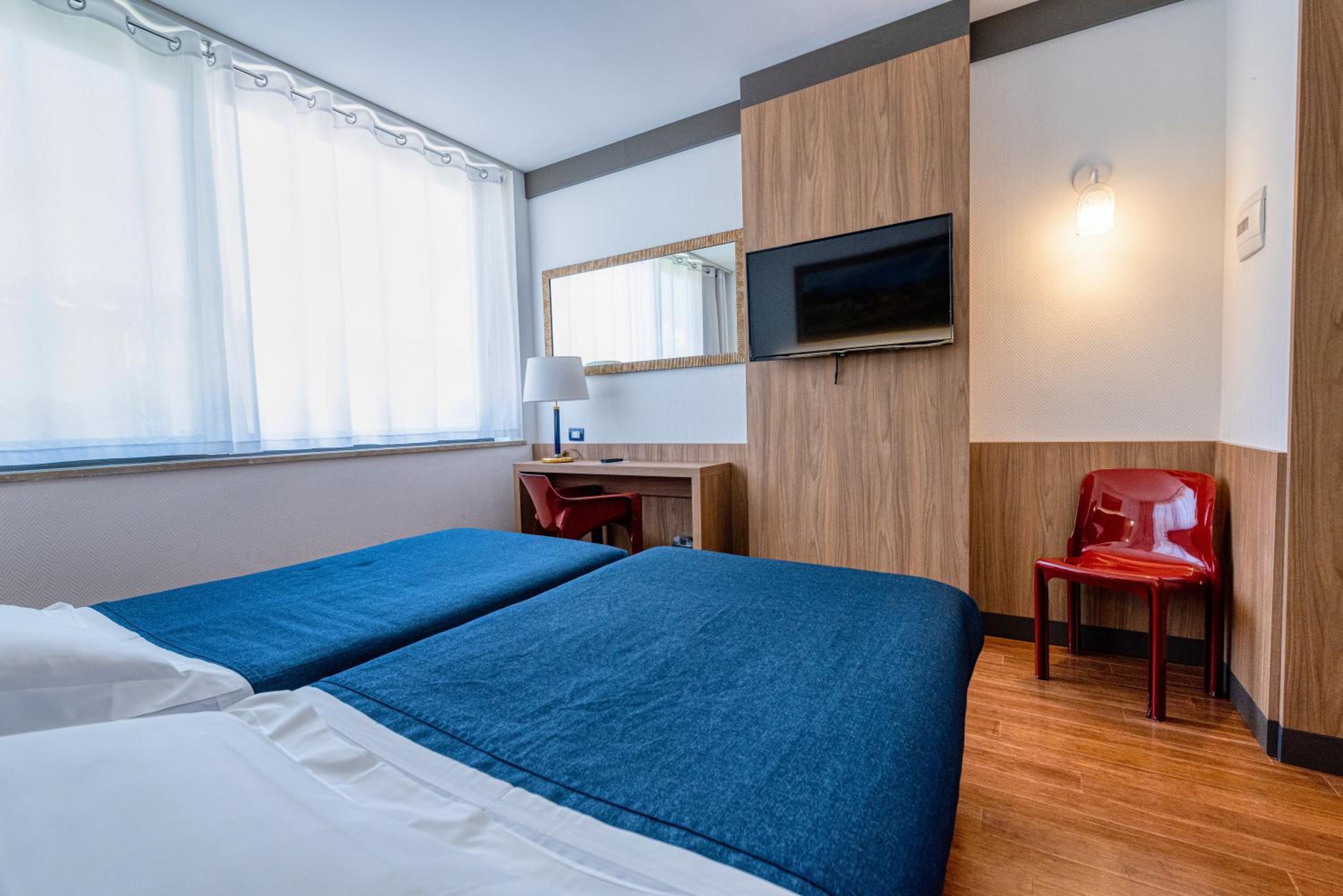 Classic Double Room with City View - Photo 1
